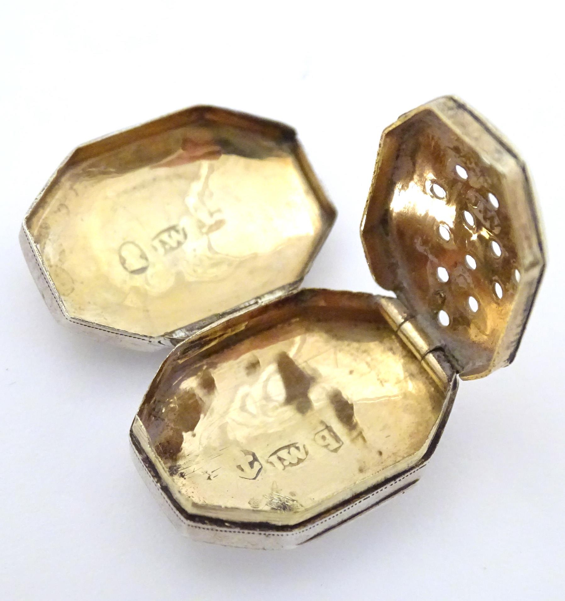 A Geo III silver vinaigrette with engraved decoration opening to reveal gilded interior and - Image 8 of 8