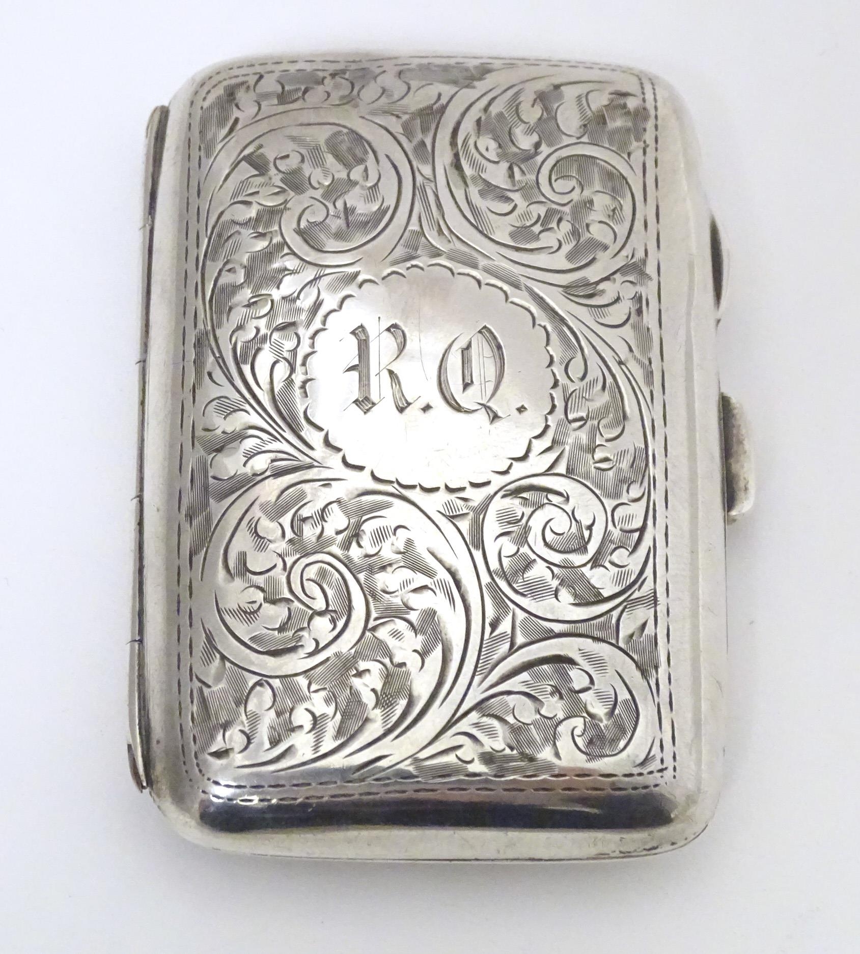 A silver cigarette case with engraved decoration, hallmarked Birmingham 1919, maker Joseph Gloster - Image 4 of 8