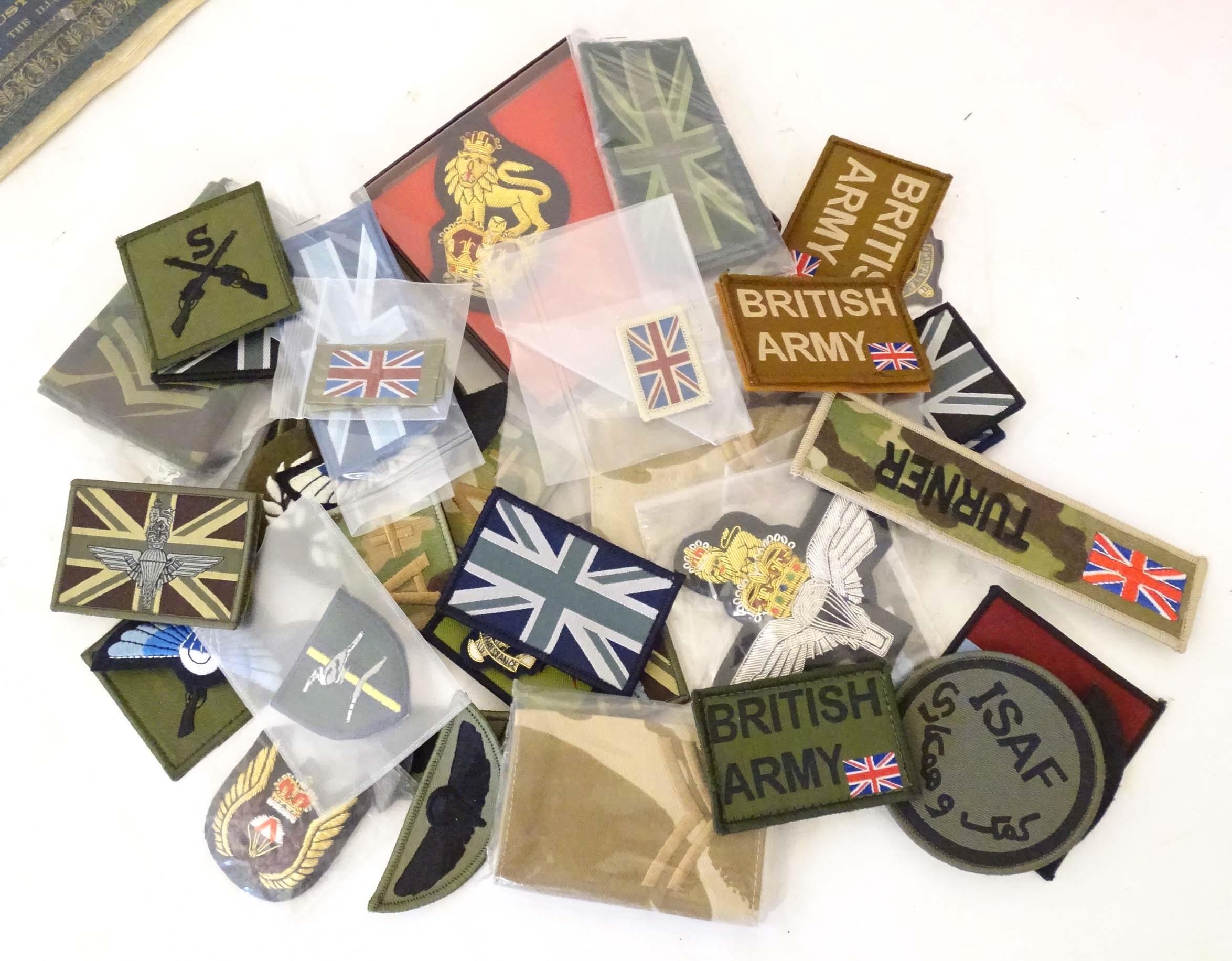 Militaria: a quantity of 20thC military items, including a beret by Patey London Ltd, size 61 - 7 - Image 8 of 13