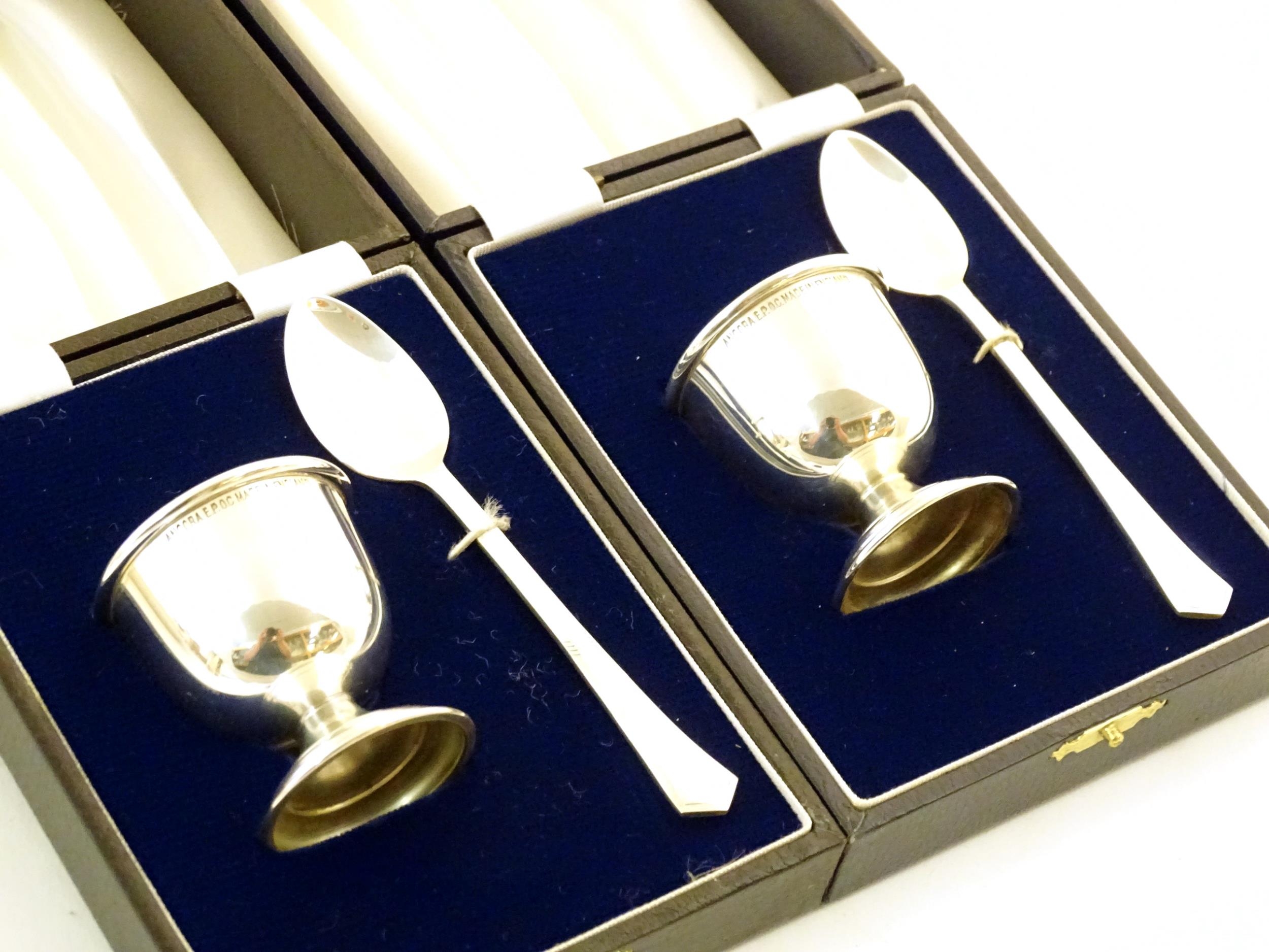 Assorted silver plated wares to include a scallop shell formed butter dish, two cased christening - Image 7 of 8