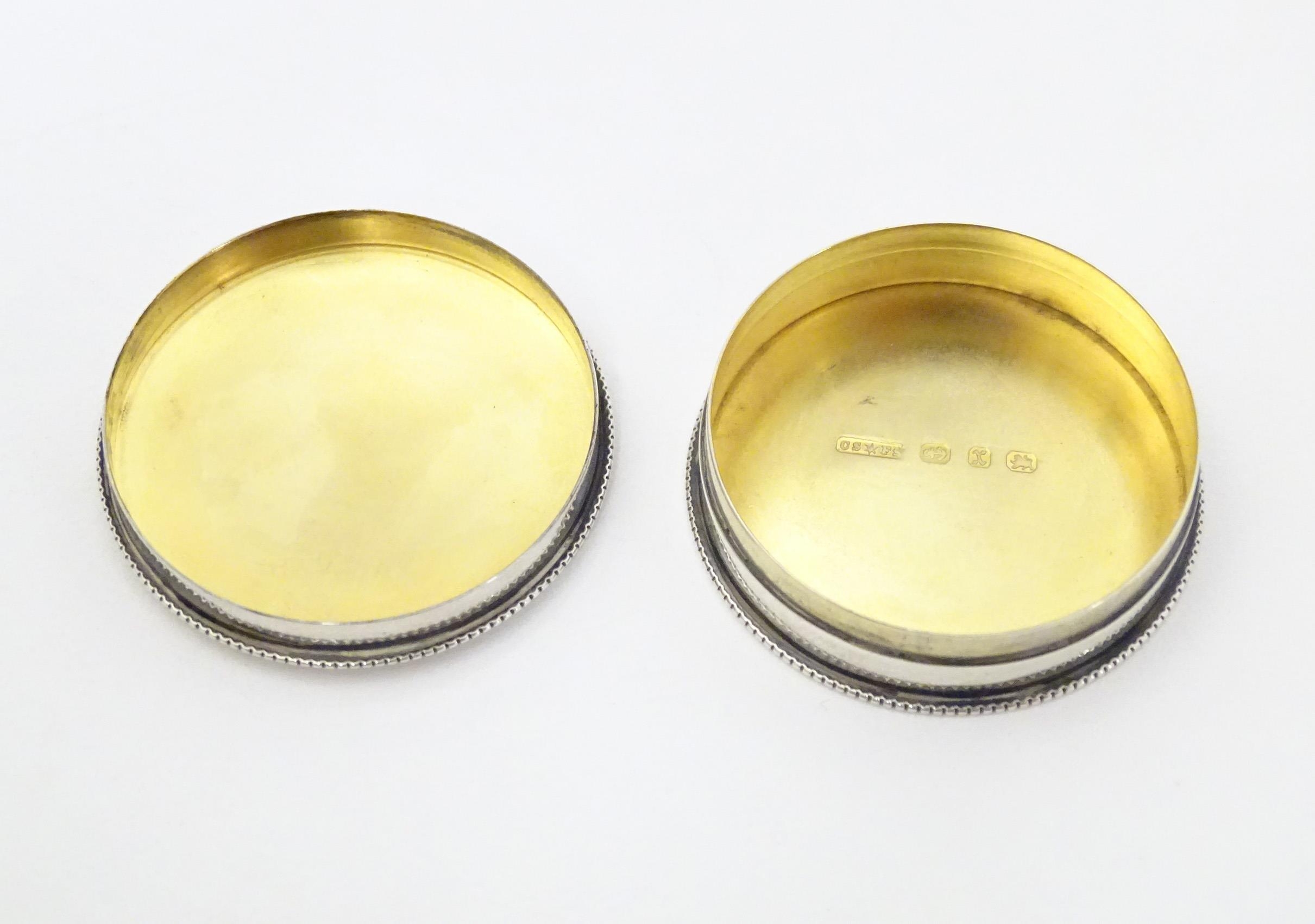 A Victorian silver pill box of circular form with gilded interior, hallmarked Birmingham 1897, maker - Image 6 of 6