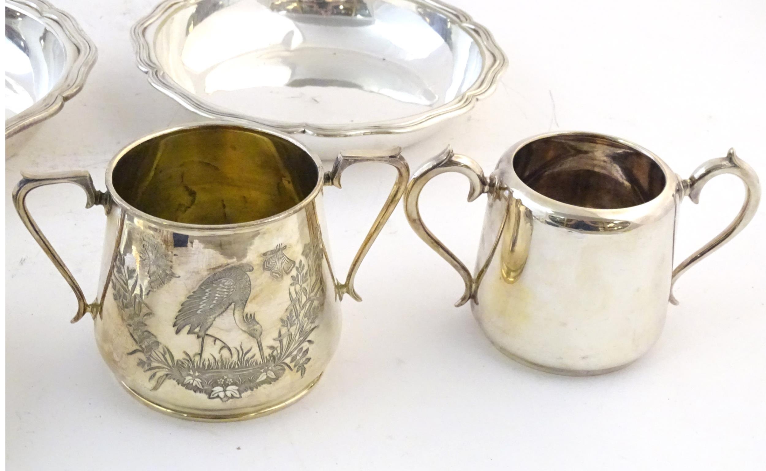 Assorted silver plated wares to include a scallop shell formed butter dish, two cased christening - Image 8 of 8