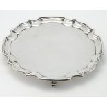 A silver visiting card tray / small salver hallmarked Sheffield 1986 maker SC. Approx. 6" wide