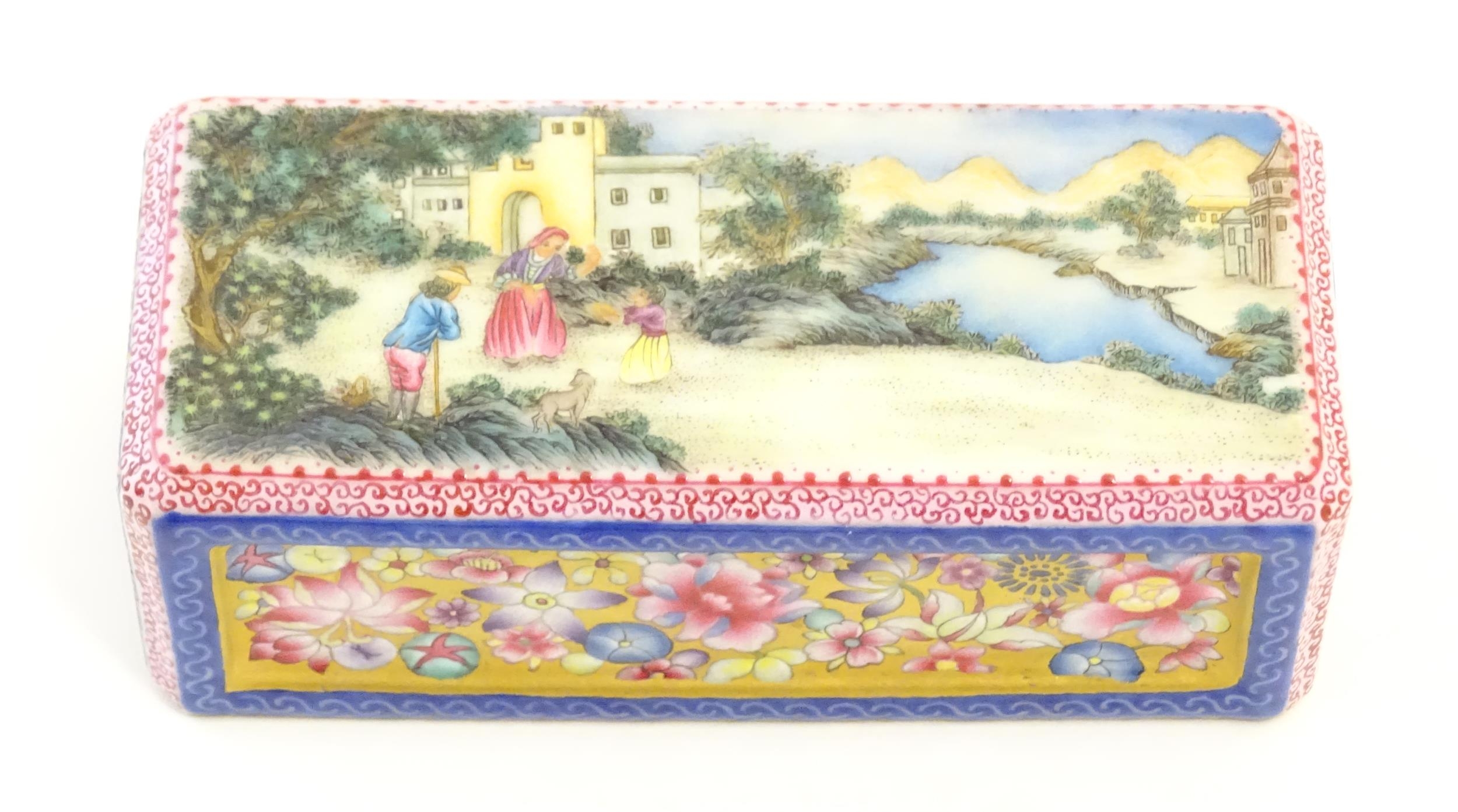 A Chinese famille rose paperweight decorated with a figures in a landscape scene, the sides with - Bild 2 aus 7