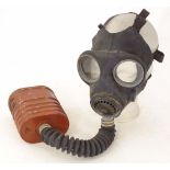 Militaria, WW2 / WWII / World War 2 / Second World War : a No. 4A gas mask respirator, the container