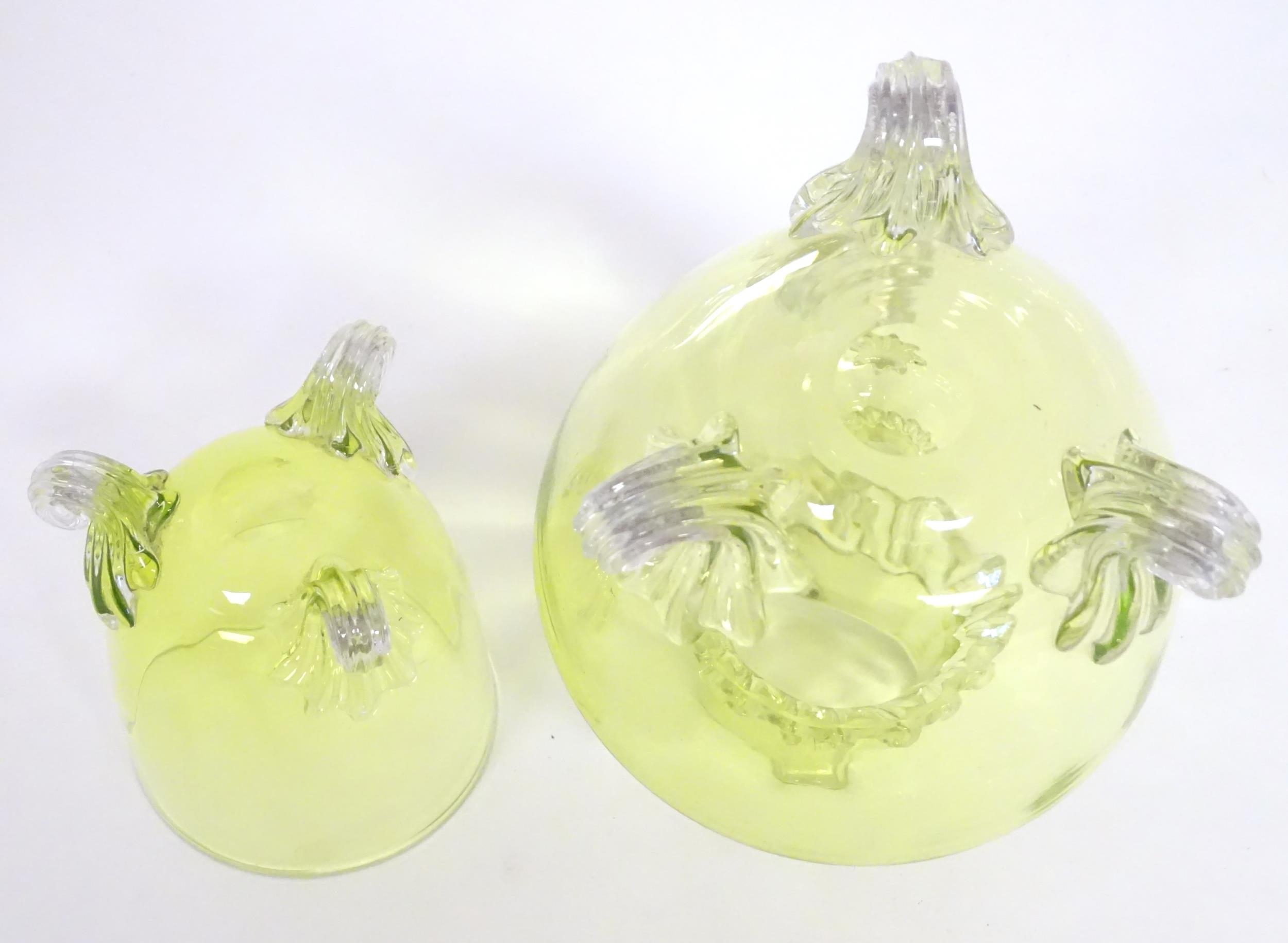 A yellow glass water jug with clear glass handle and feet, together with a matching glass. The jug 6 - Image 7 of 7