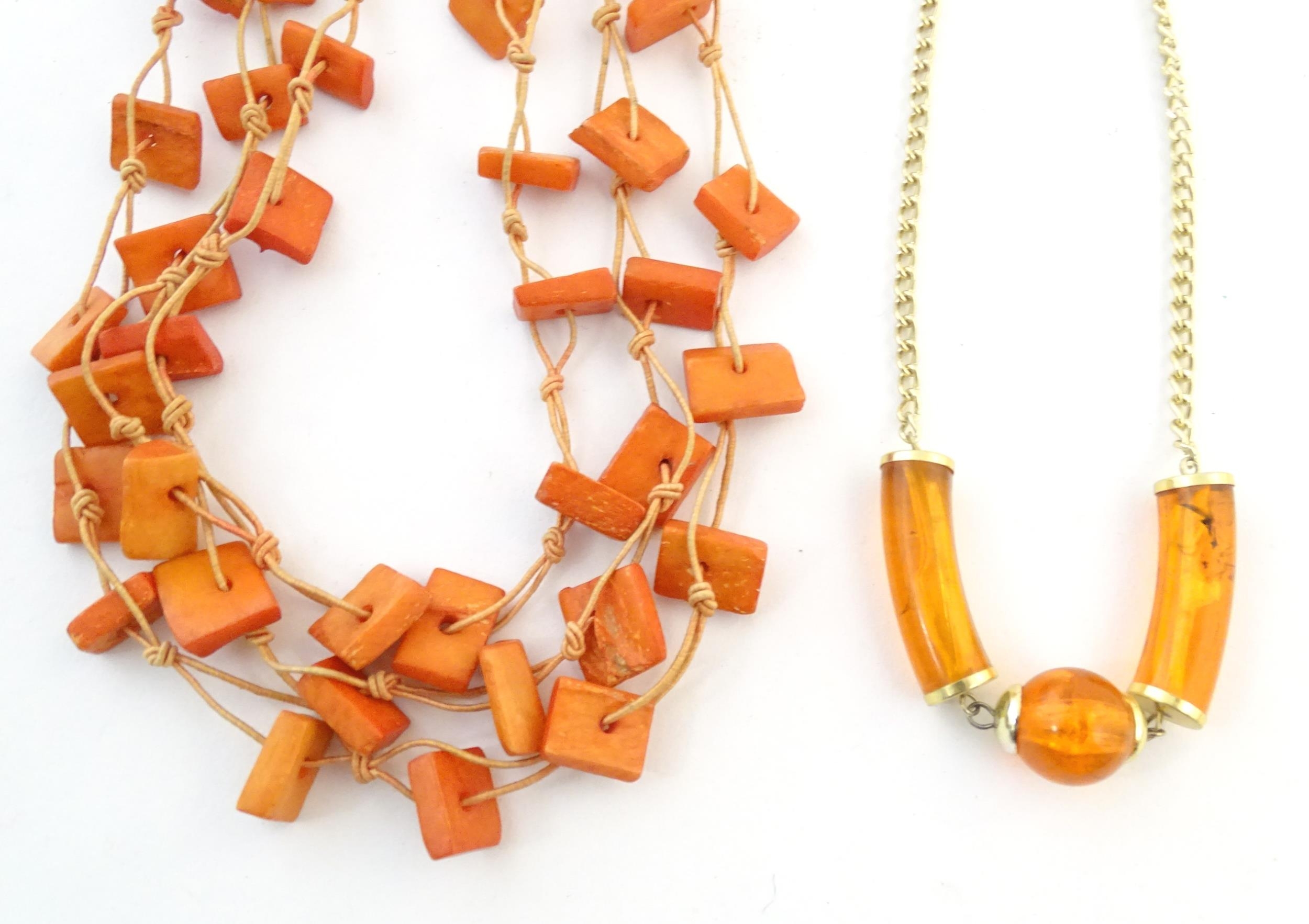 A quantity of assorted bead necklaces to include some amber examples. Please Note - we do not make - Bild 14 aus 16