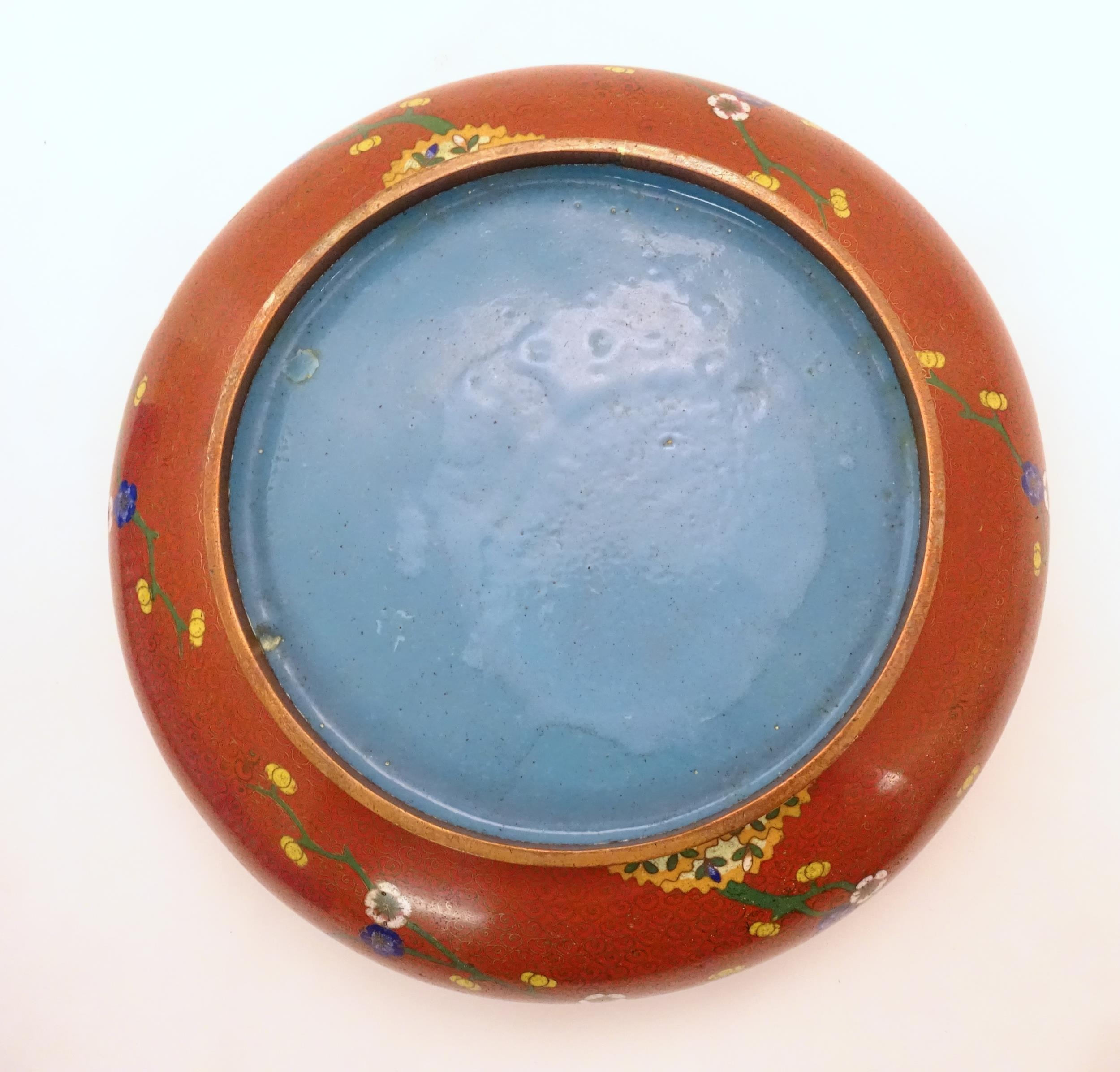 A Chinese cloisonne shallow bowl with floral and foliate detail. Approx. 3 1/4" x 10" diameter - Image 6 of 6