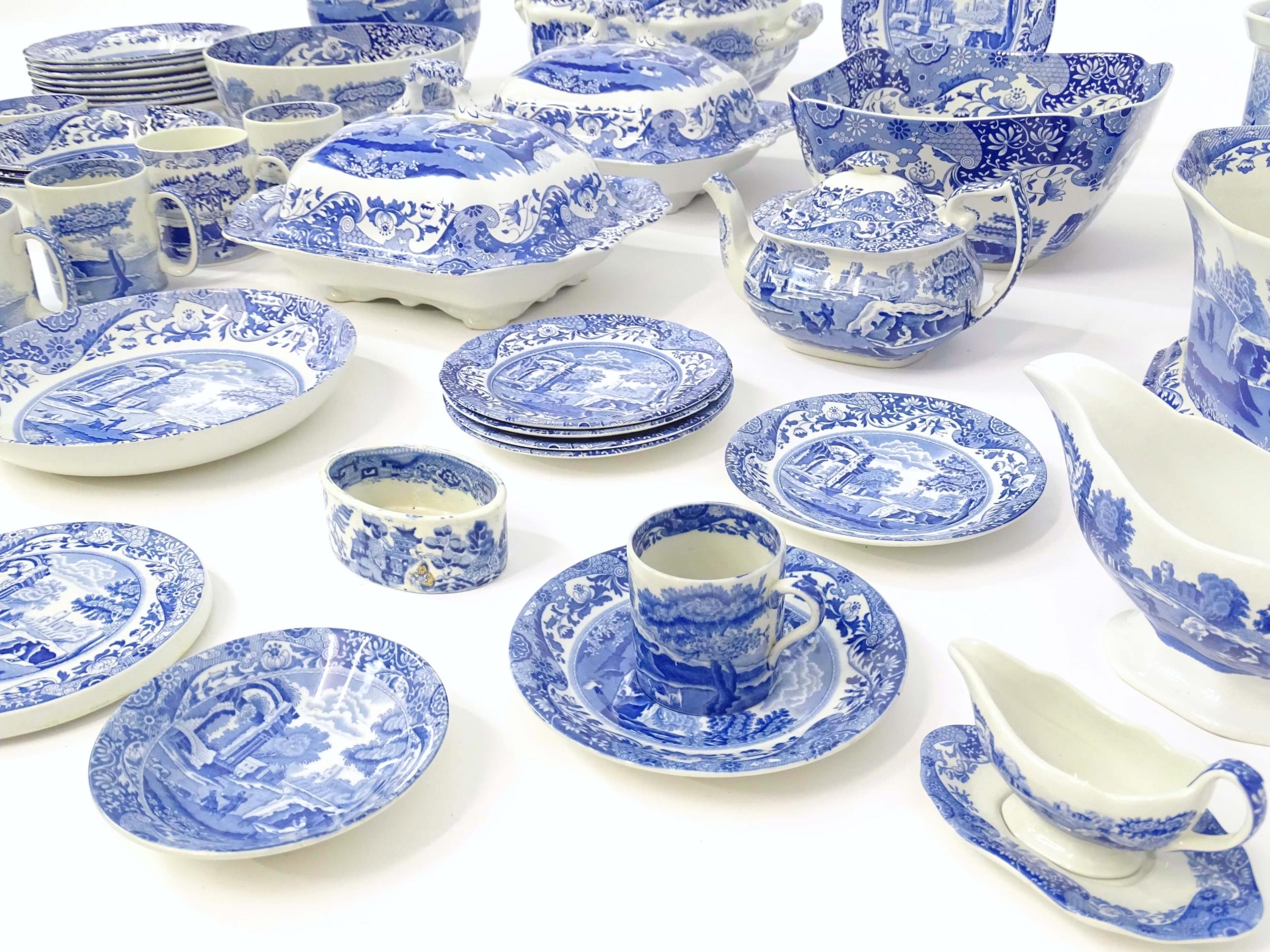 A quantity of blue and white Copeland Spode and Spode tea and dinner wares in the Italian pattern to - Bild 6 aus 29