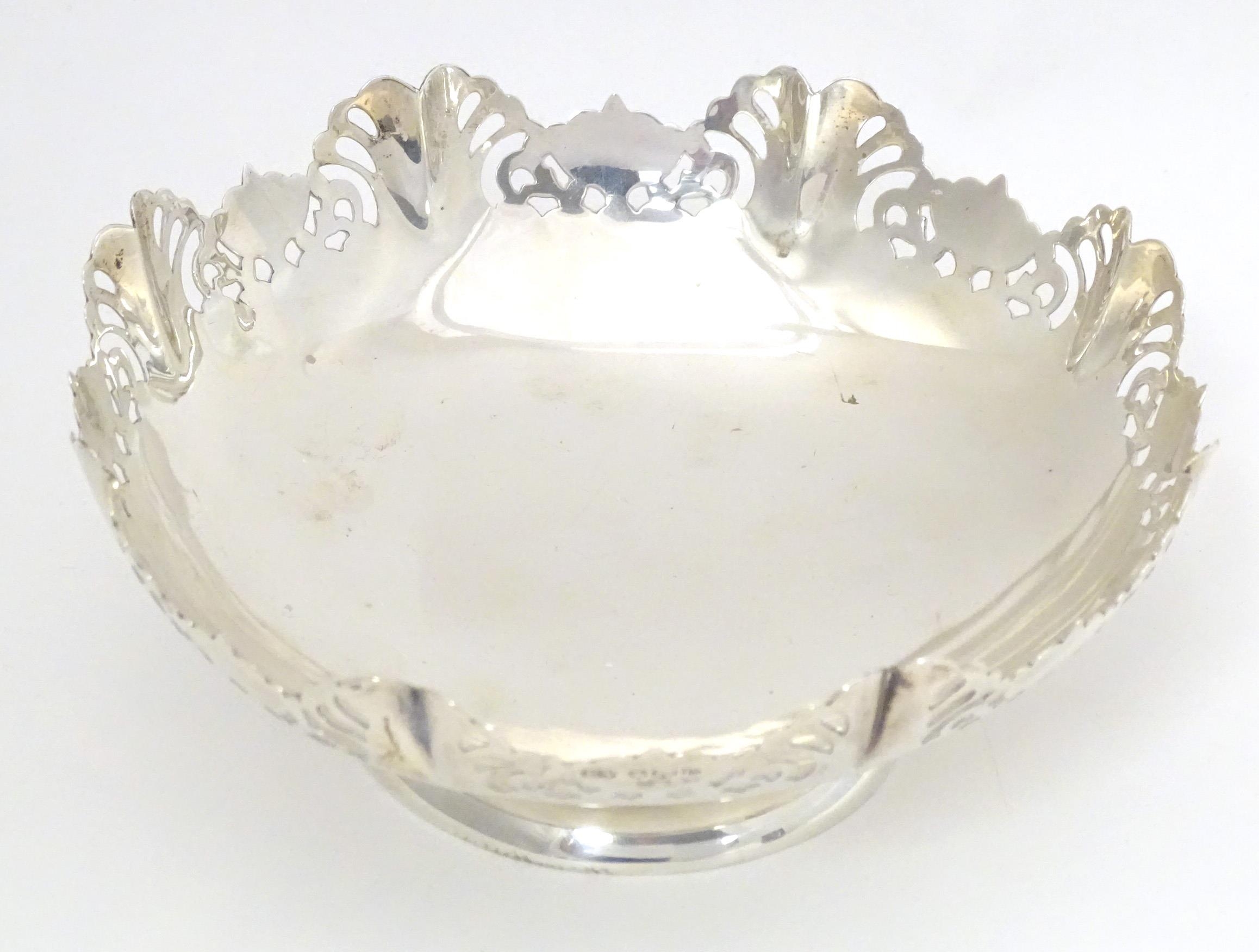 A silver bon bon dish with pierced decoration hallmarked Sheffield 1957, maker Viner's Ltd. - Image 2 of 6