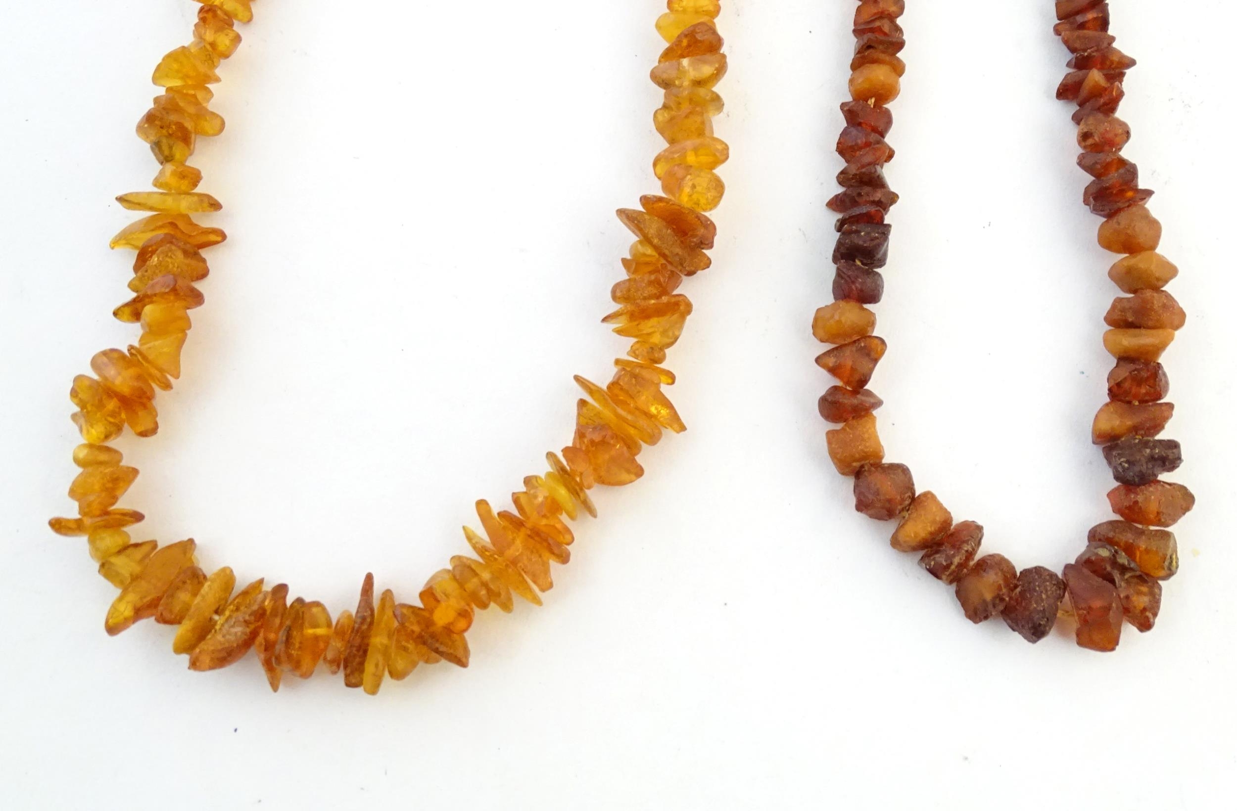 A quantity of assorted bead necklaces to include some amber examples. Please Note - we do not make - Bild 15 aus 16