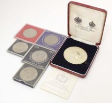 Coins: A hallmarked silver 1977 Spink & Son Ltd. commemorative medal in honour of the silver jubilee