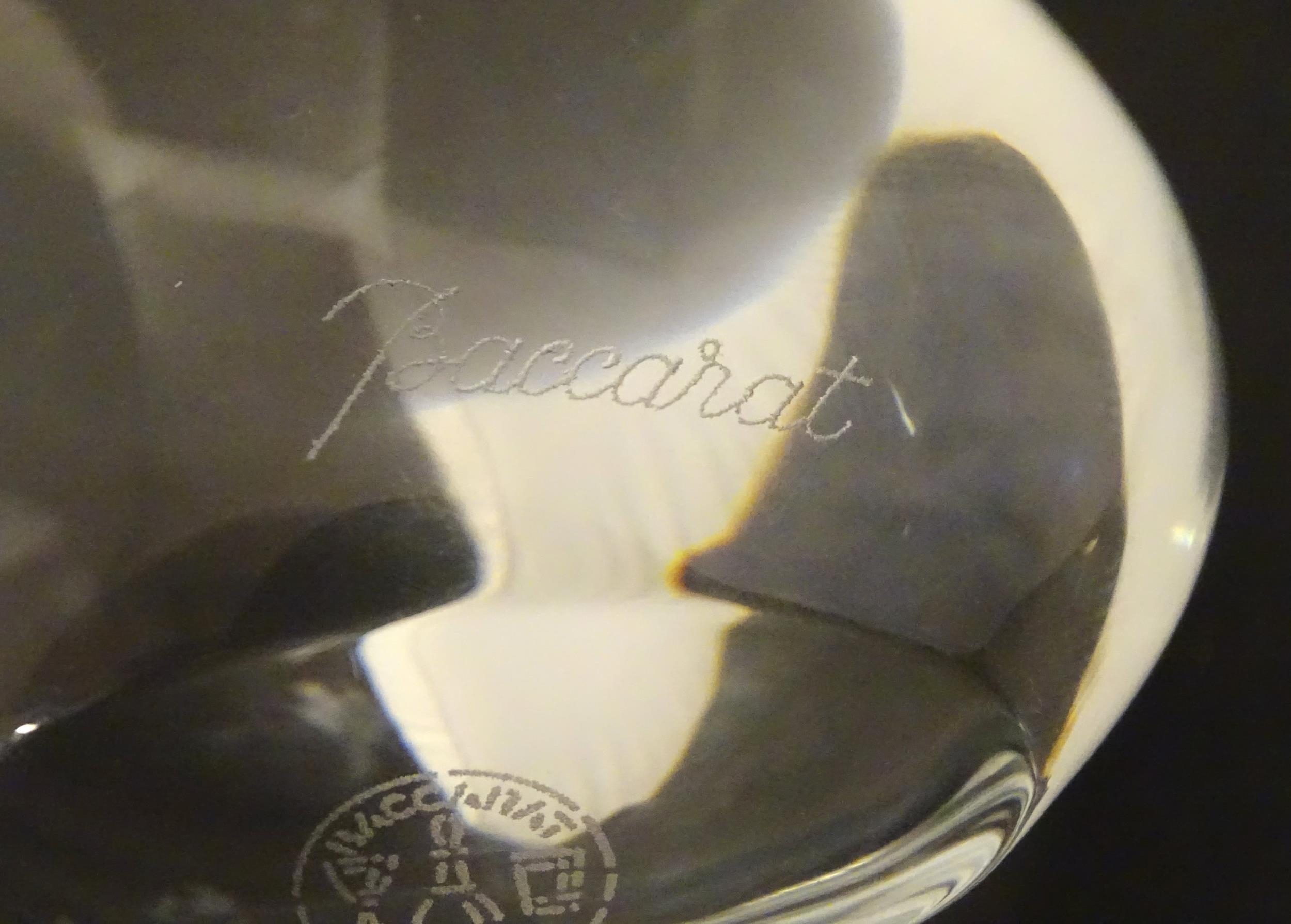 Baccaat glass: a clear glass pebble shaped paperweight with Baccarat makers mark to base. Approx 3 - Image 2 of 7