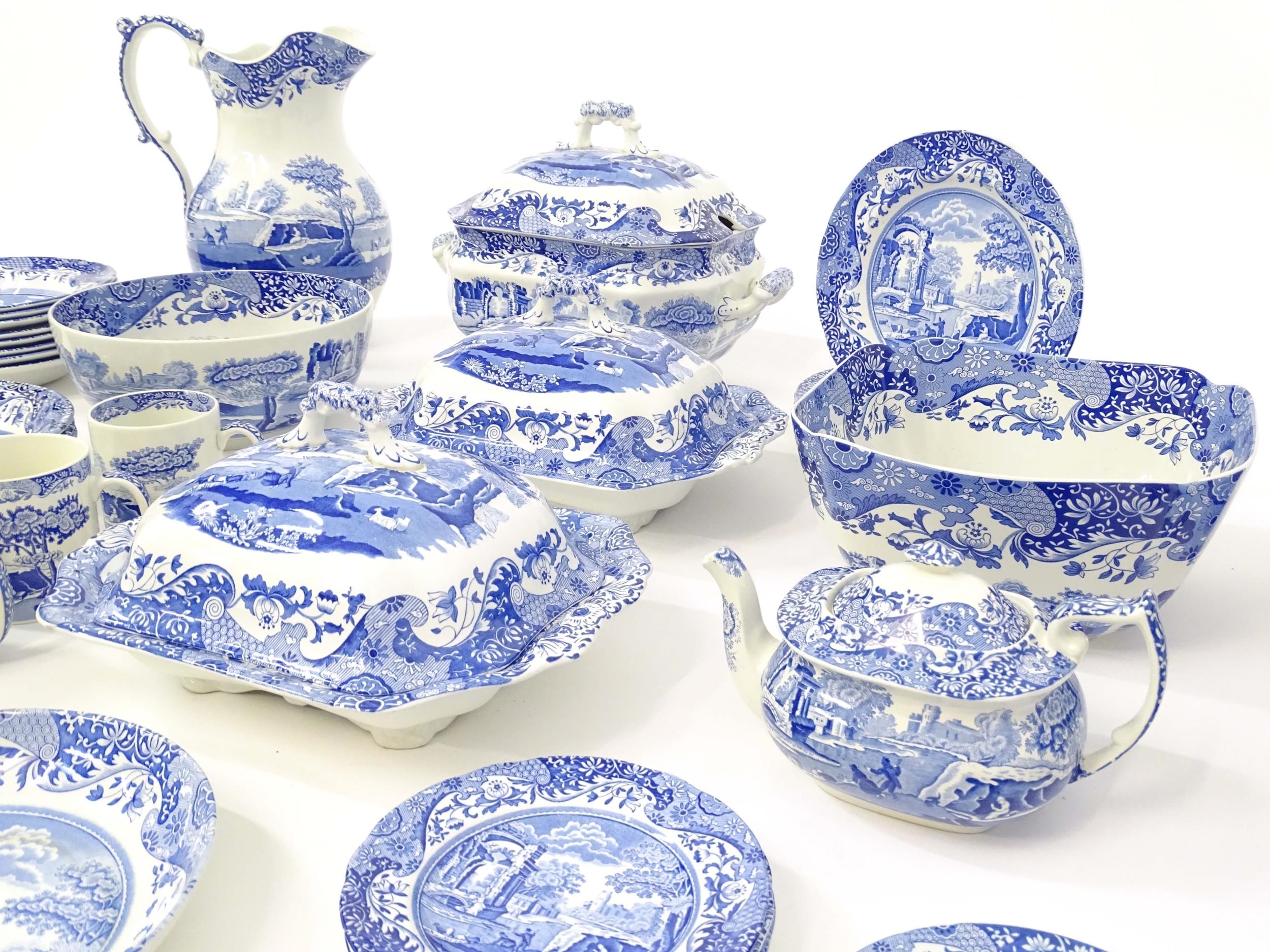 A quantity of blue and white Copeland Spode and Spode tea and dinner wares in the Italian pattern to - Bild 7 aus 29