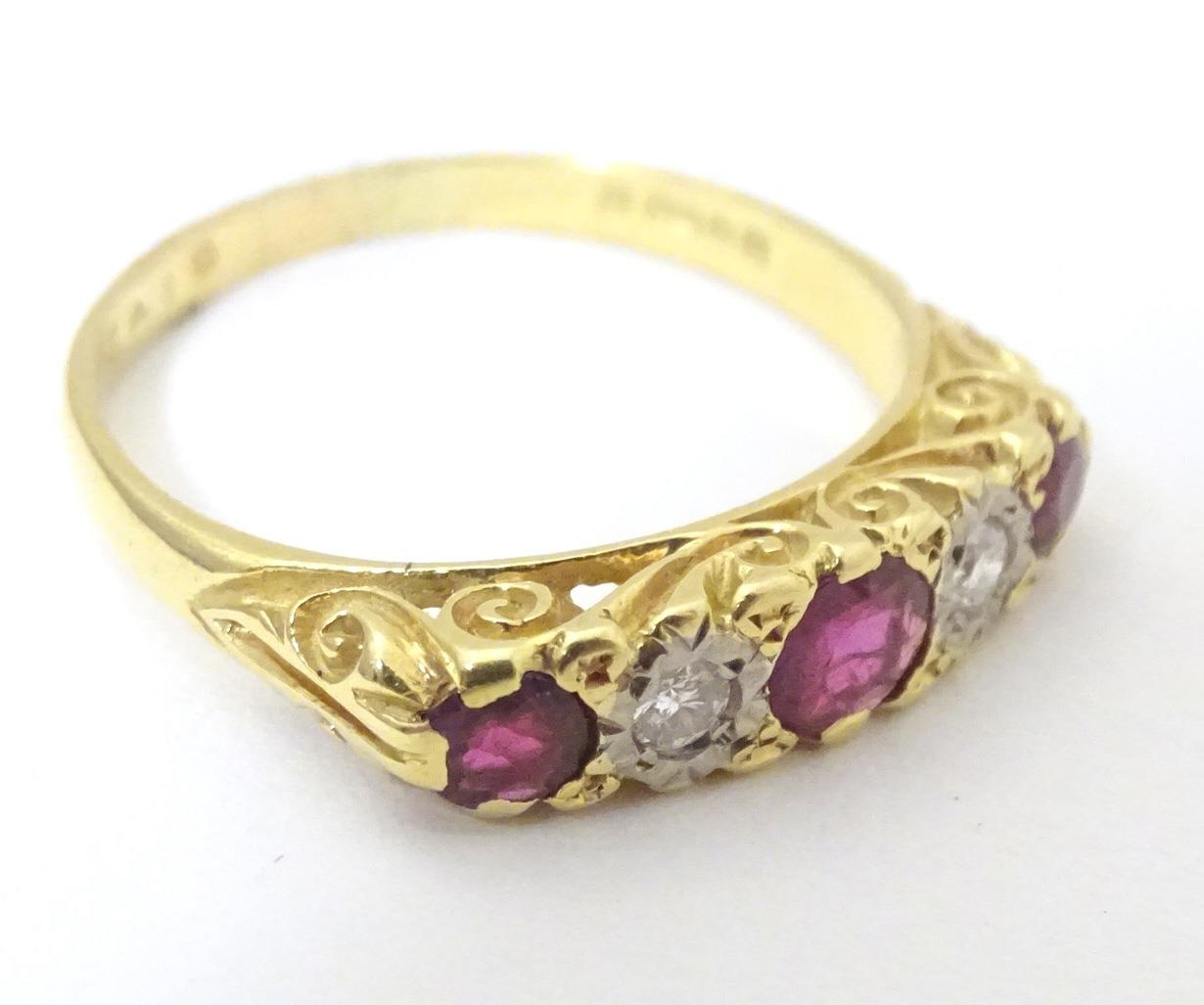 An 18ct gold ring set with diamonds and rubies in a linear setting. Ring size approx. U 1/2 Please - Image 4 of 7
