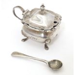 A silver salt hallmarked Birmingham 1919, maker Oldfield Ltd. Together with an associated silver