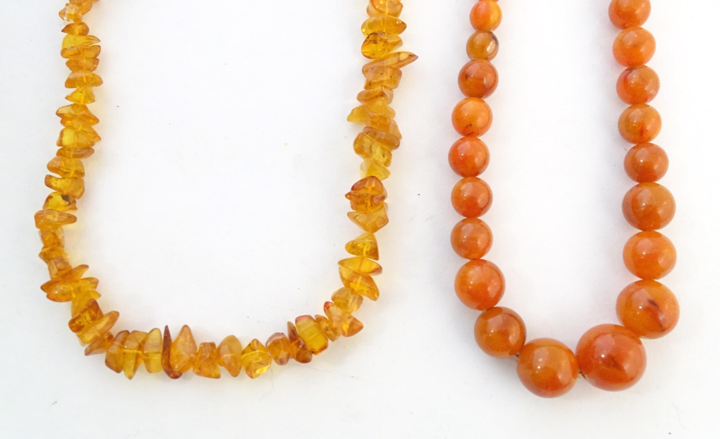 A quantity of assorted bead necklaces to include some amber examples. Please Note - we do not make - Bild 13 aus 16
