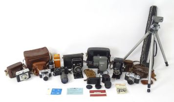 A quantity of 20thC film cameras and equipment, comprising: a Canon 8-2 cinecamera, a cased Braun