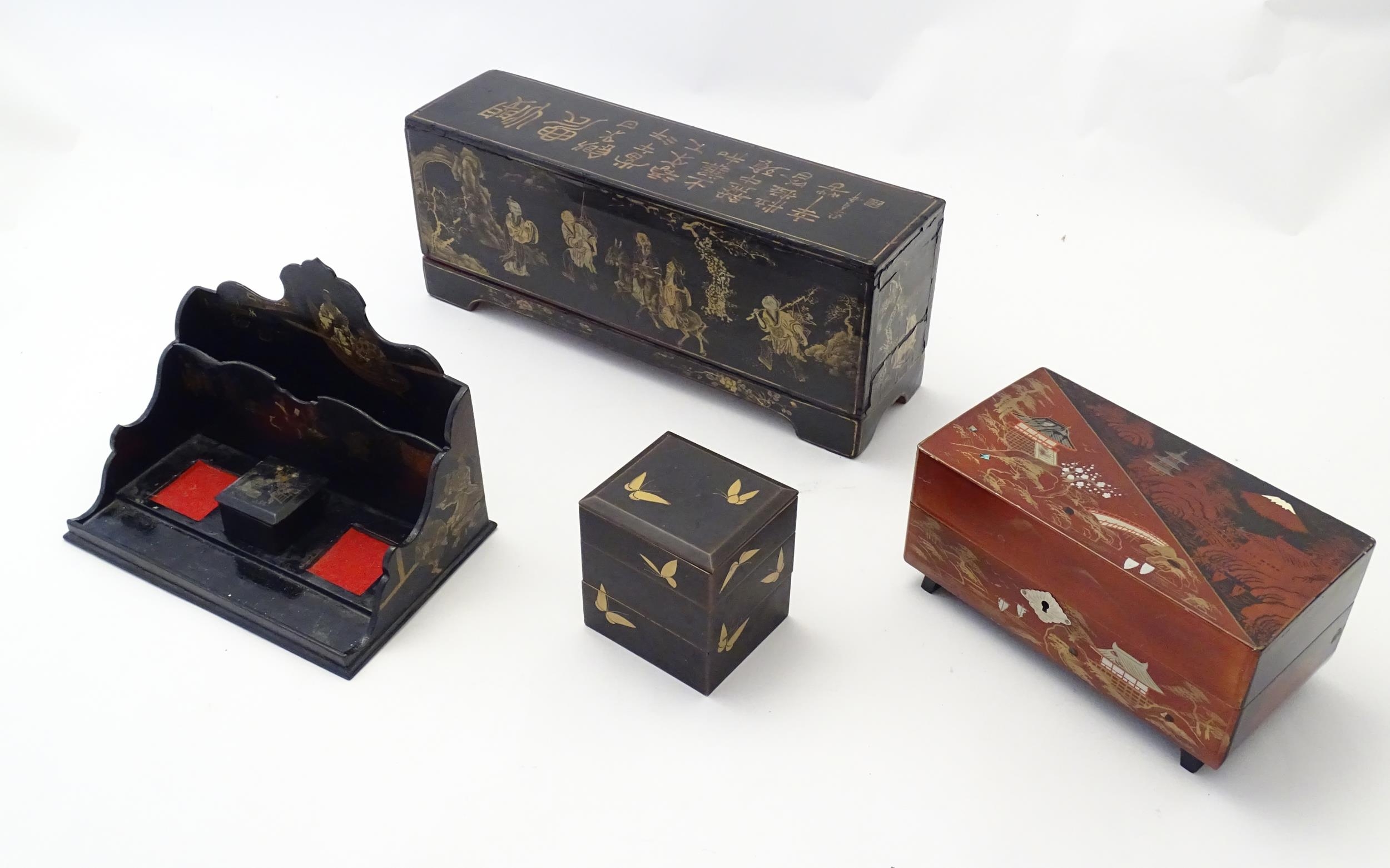 Four Oriental lacquered items comprising a desk tidy / organiser with shaped back decorated with a - Bild 3 aus 15