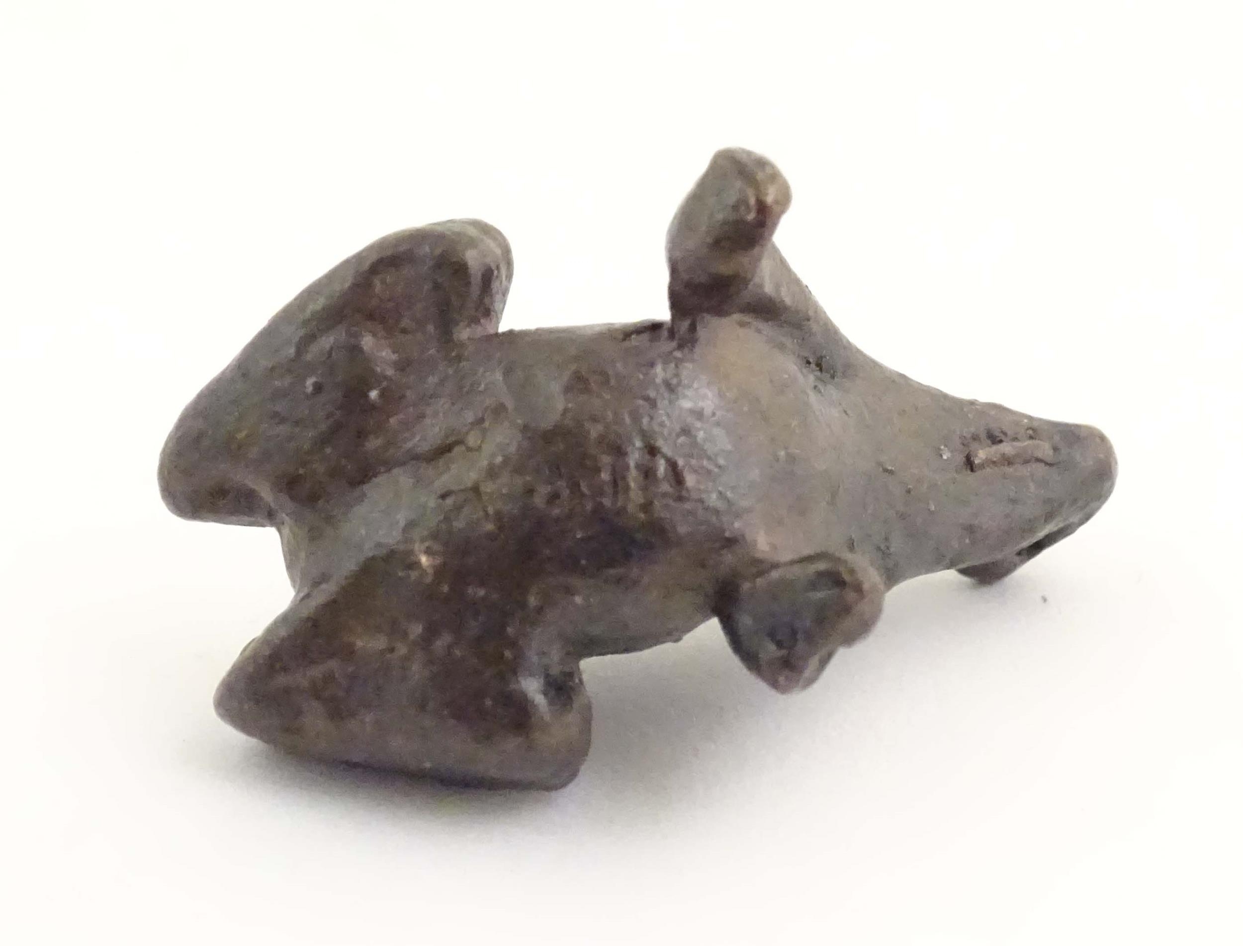 A cold painted bronze model of a seated frog. Approx. 1 1/4" high Please Note - we do not make - Image 9 of 10