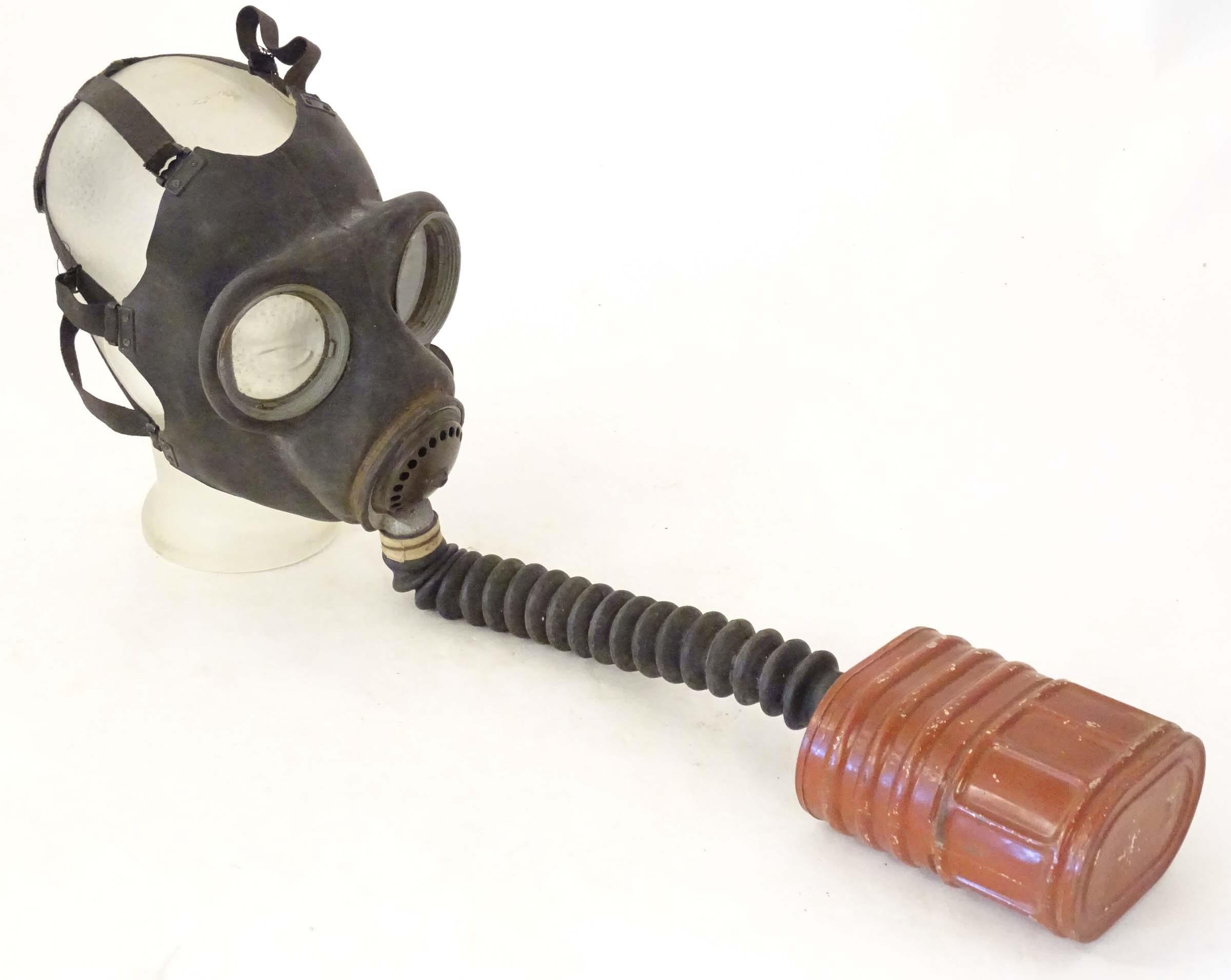 Militaria, WW2 / WWII / World War 2 / Second World War : a No. 4A gas mask respirator, the container - Image 3 of 7