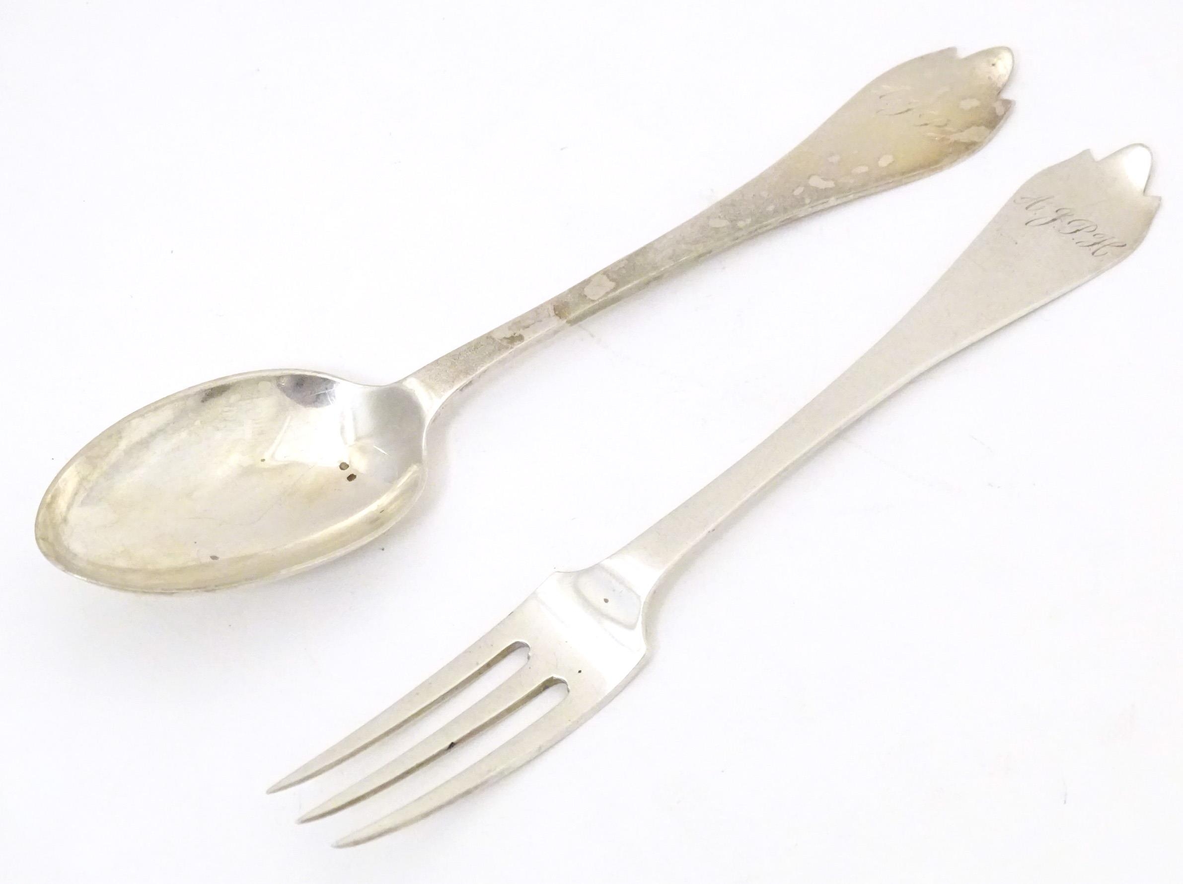 A silver christening fork and spoon with trefid handles hallmarked London 1911 maker Josiah Williams - Image 3 of 4