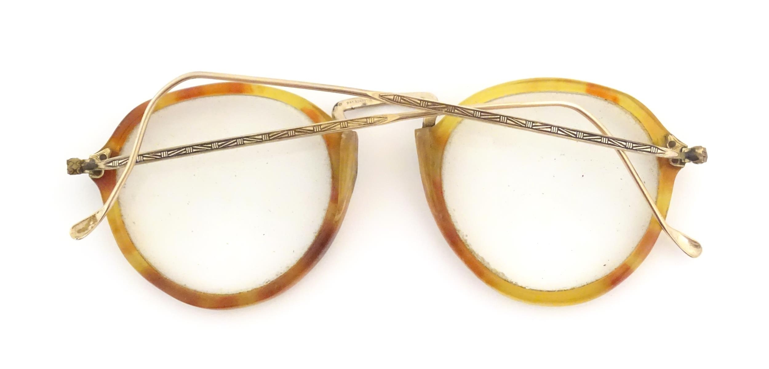 A cased pair of c1940s bifocal spectacles / glasses, with faux tortoiseshell and gilt metal - Image 3 of 11