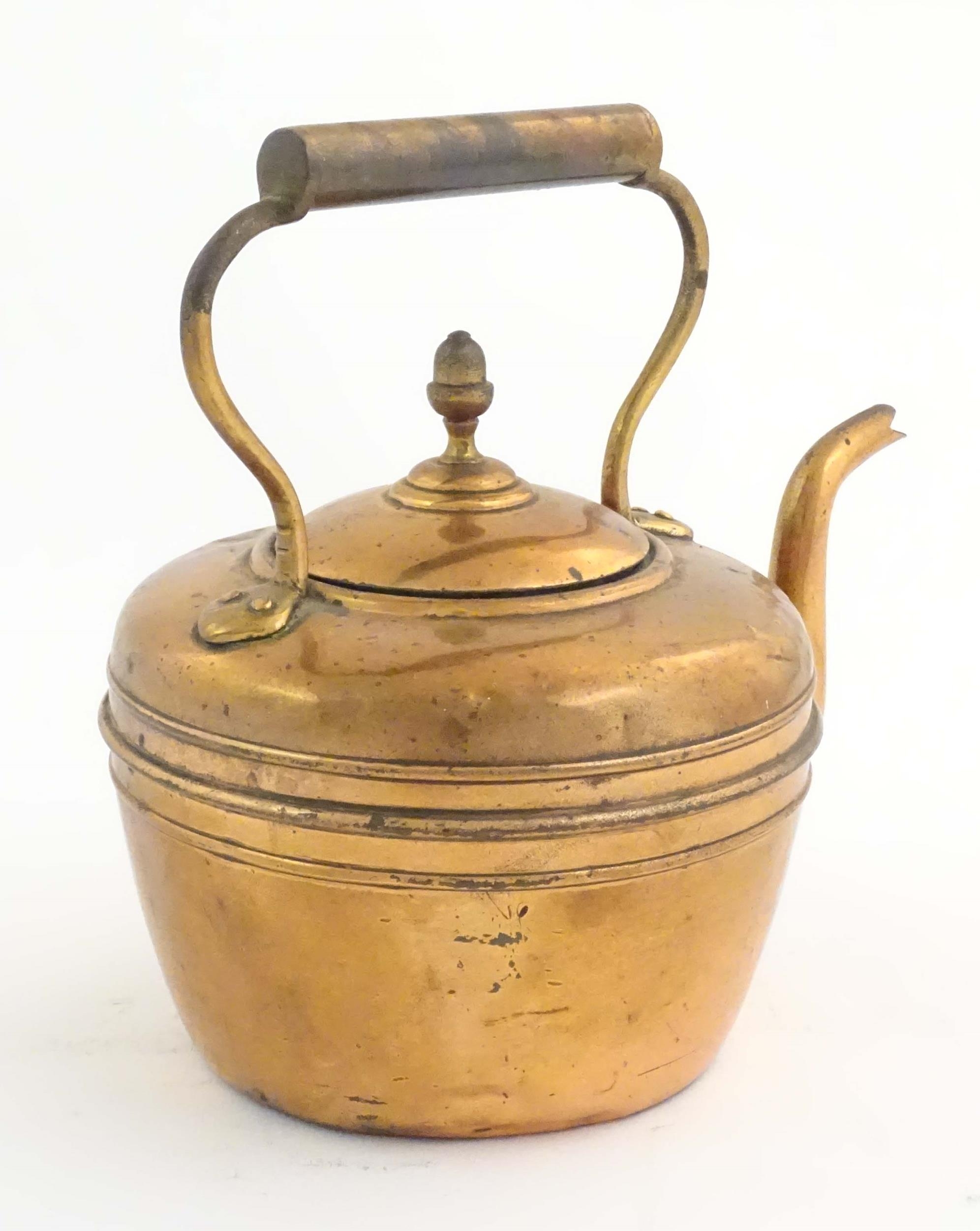 An early 20thC copper kettle, decorated with banding and acorn finial, approx. 10" high, 11" wide - Image 6 of 8