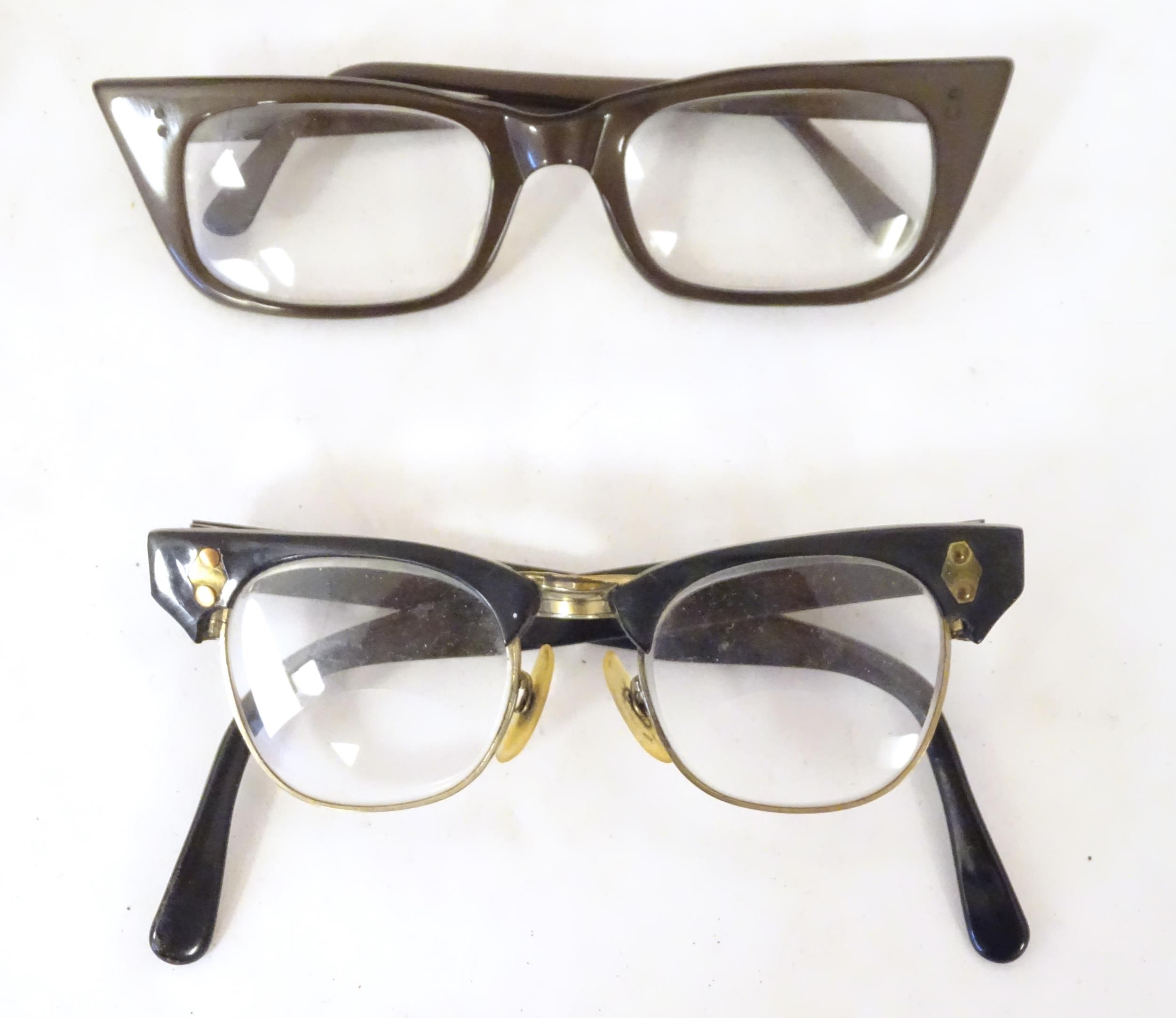 Four pairs of mid 20thC spectacles / glasses, the largest 5 1/4" wide (4) Please Note - we do not - Image 3 of 6