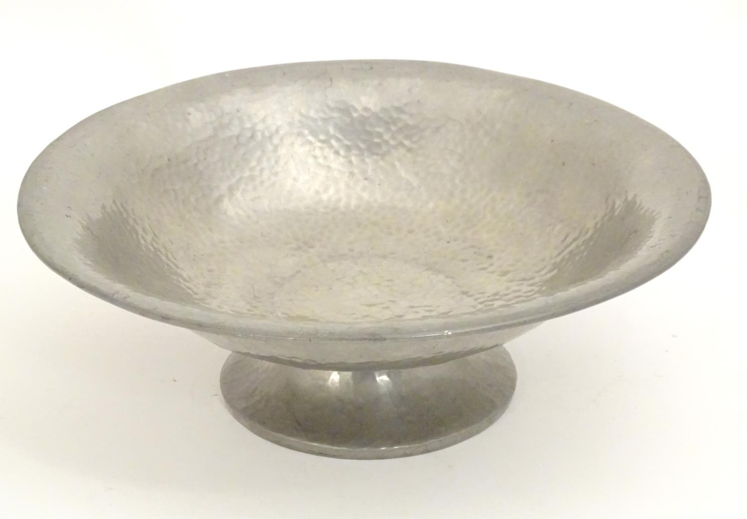 An Arts and Crafts Tudric Pewter pedestal bowl with hammered decoration. Stamped under. Approx. 3 - Image 3 of 6