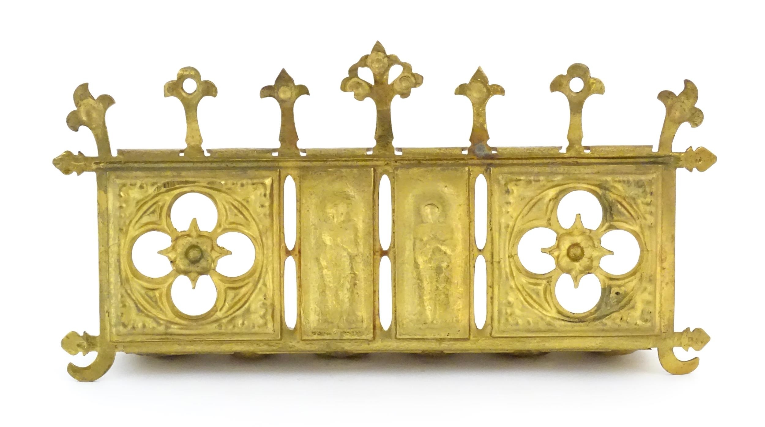 An early 20thC cast brass pipe rack with provision for 6 pipes with Gothic style decoration, pierced - Image 4 of 7