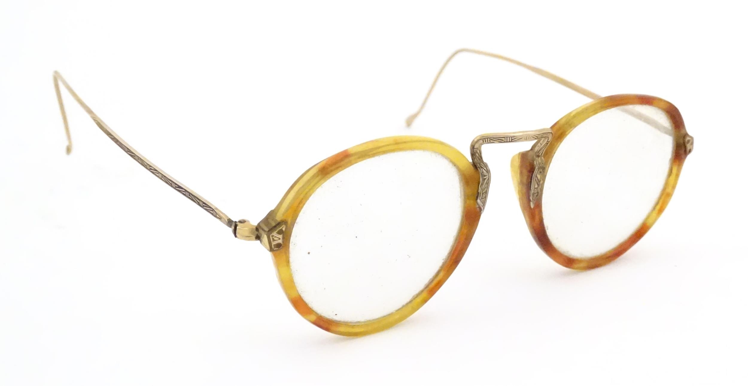 A cased pair of c1940s bifocal spectacles / glasses, with faux tortoiseshell and gilt metal - Image 4 of 11