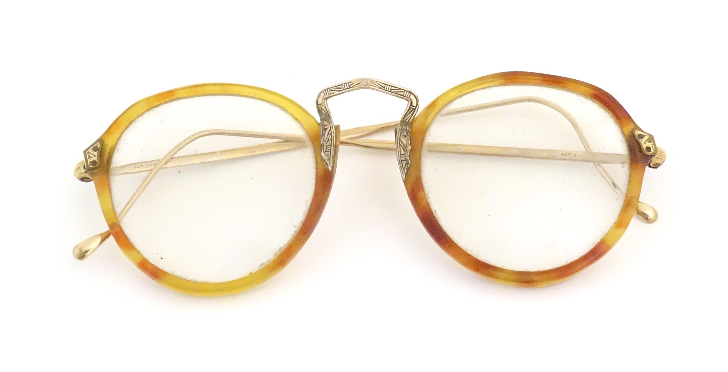 A cased pair of c1940s bifocal spectacles / glasses, with faux tortoiseshell and gilt metal - Image 9 of 11