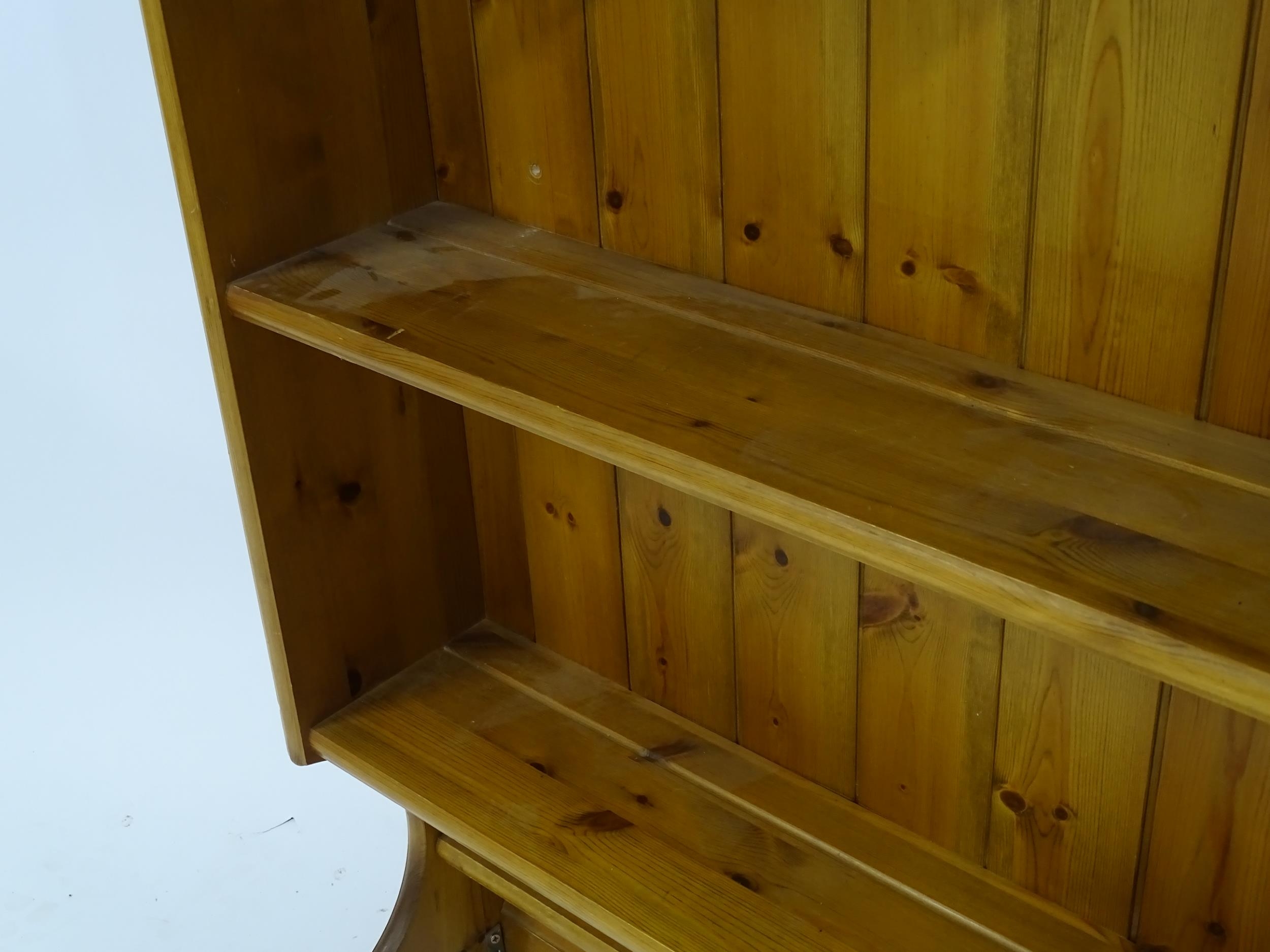 Pine hanging shelves approx 20" high Please Note - we do not make reference to the condition of lots - Bild 11 aus 11