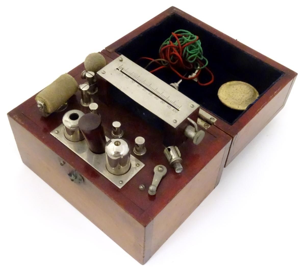 A mahogany cased Ever-Ready Electric Coil, model no. 290, made by the British electrical specialists - Image 2 of 5