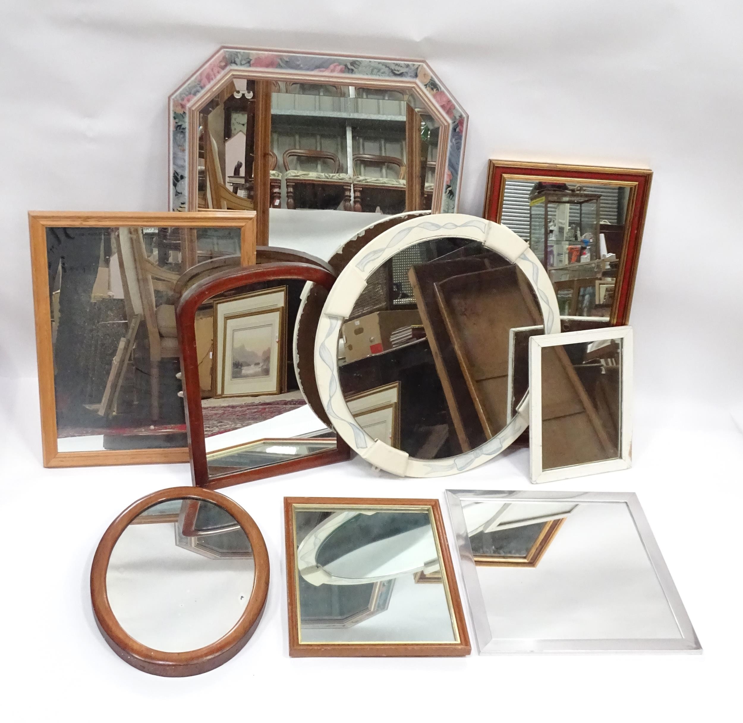 Quantity of mirrors. Largest approx 35" high (9) Please Note - we do not make reference to the