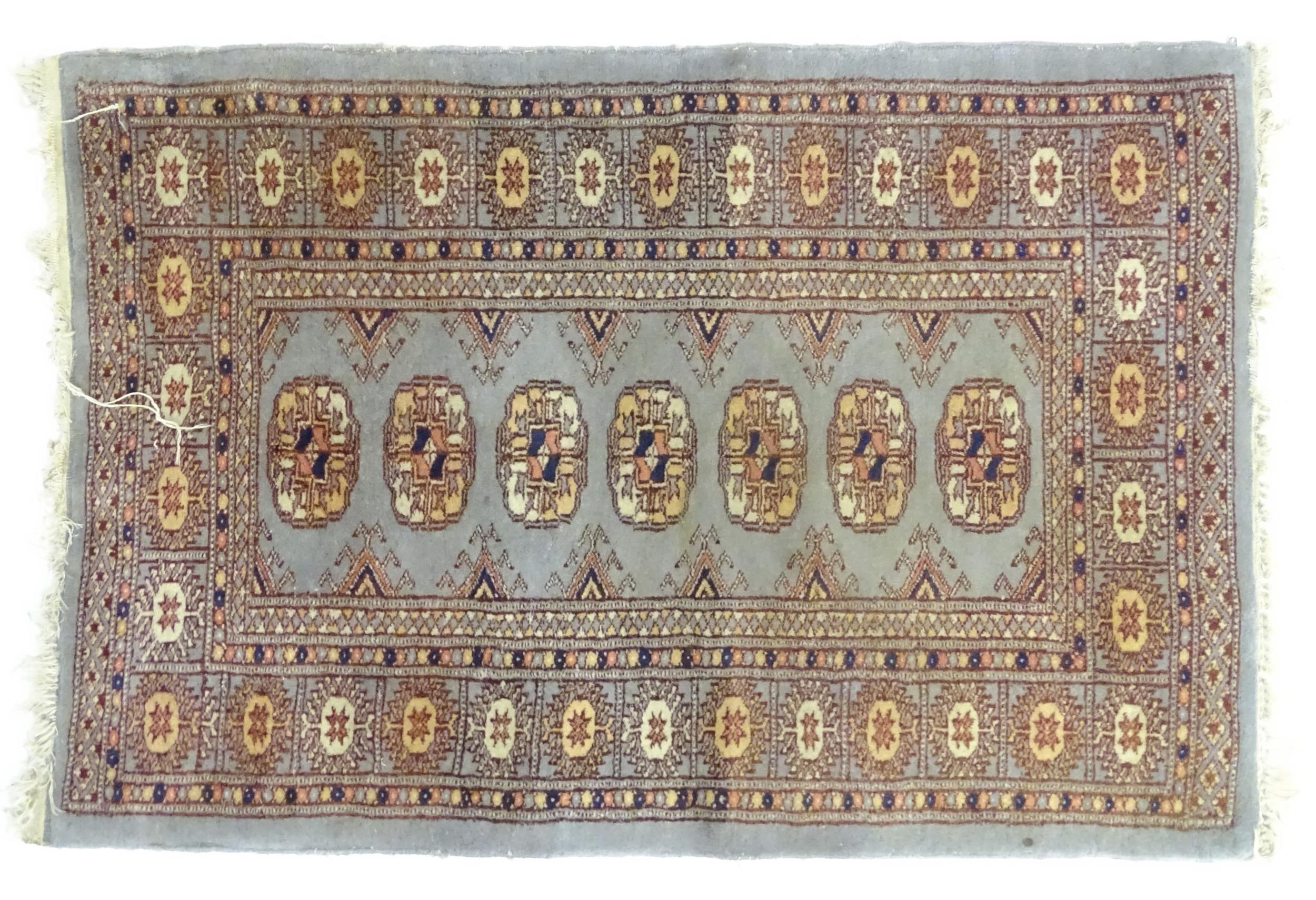 Three rugs to include a runner approx 73" long a prayer mat approx 37" long and another approx 37" - Bild 5 aus 11