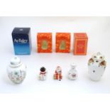 Five assorted items to include an Aynsley ginger jar in the pattern Tudor Rose, two Aynsley