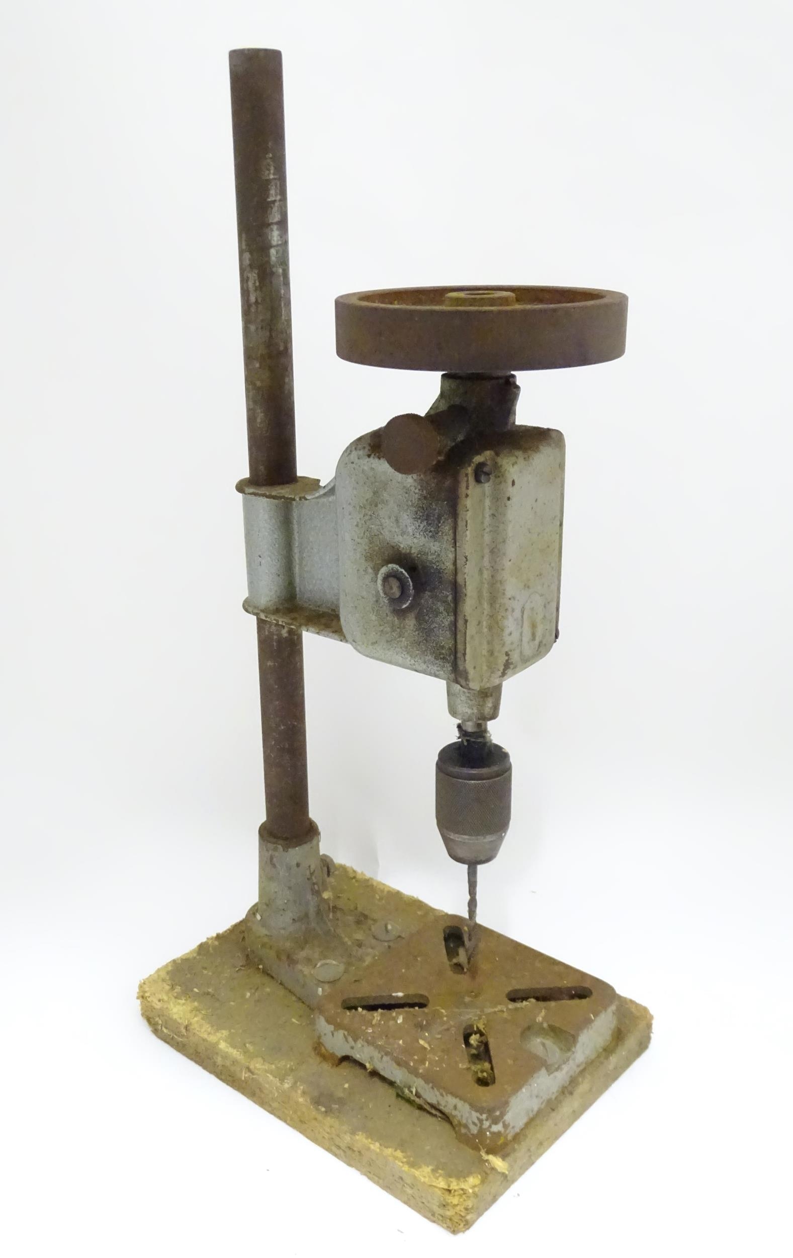 A vintage pillar drill Please Note - we do not make reference to the condition of lots within - Bild 7 aus 7