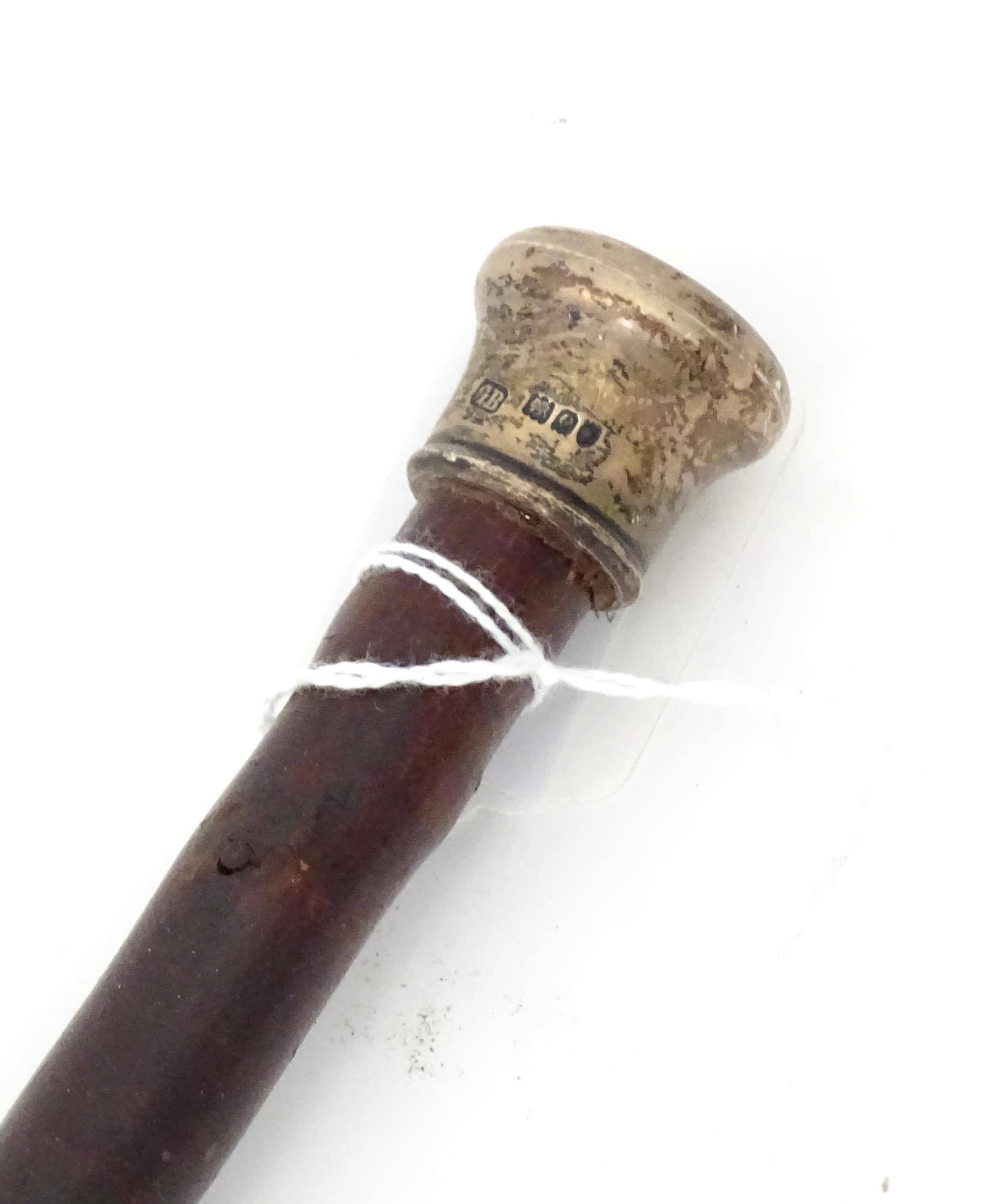 Walking stick / cane : A wooden stick with silver top hallmarked London 1900. 34 1/2" long Please - Image 2 of 5