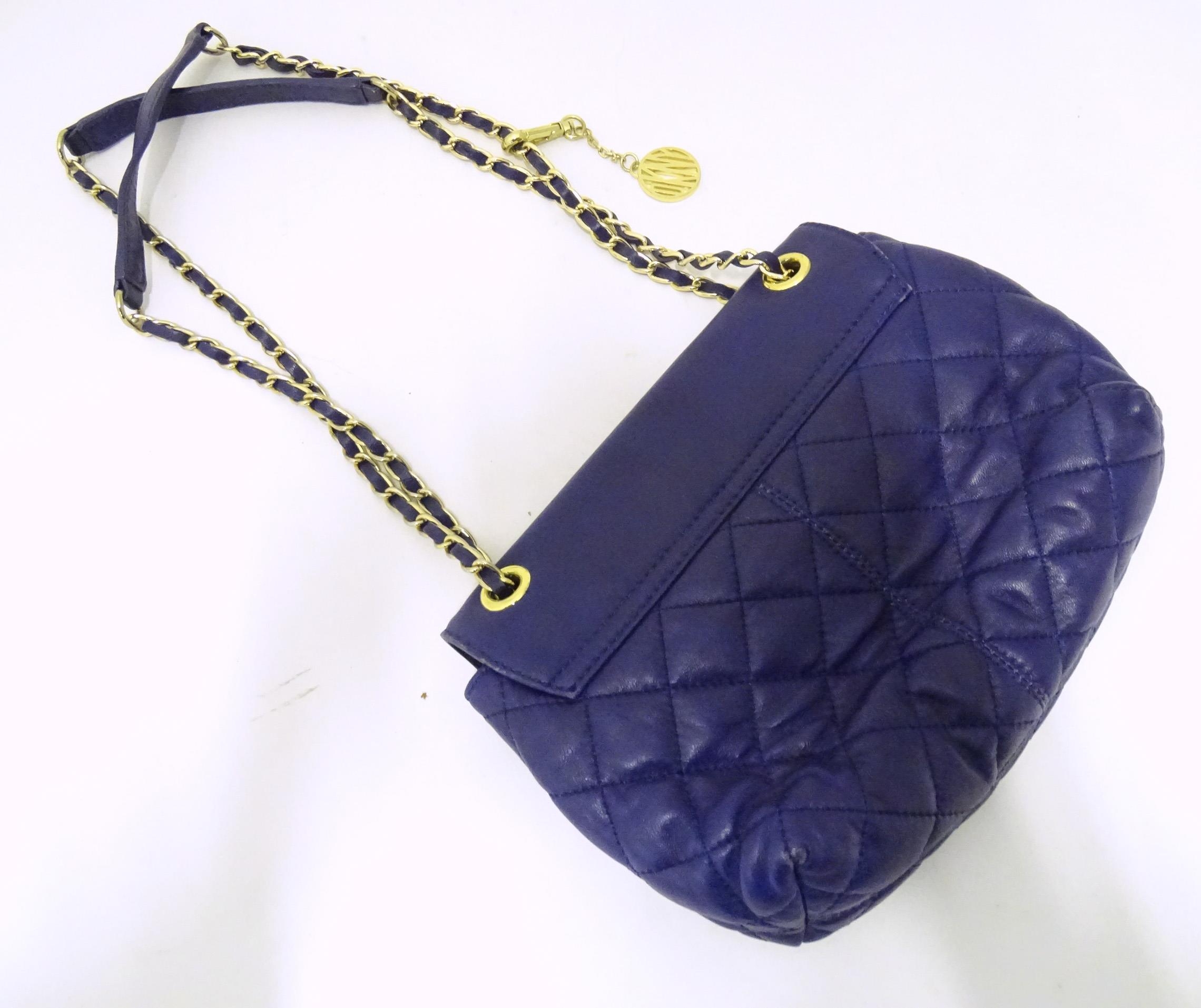 A DKNY quilted handbag Please Note - we do not make reference to the condition of lots within - Bild 2 aus 9