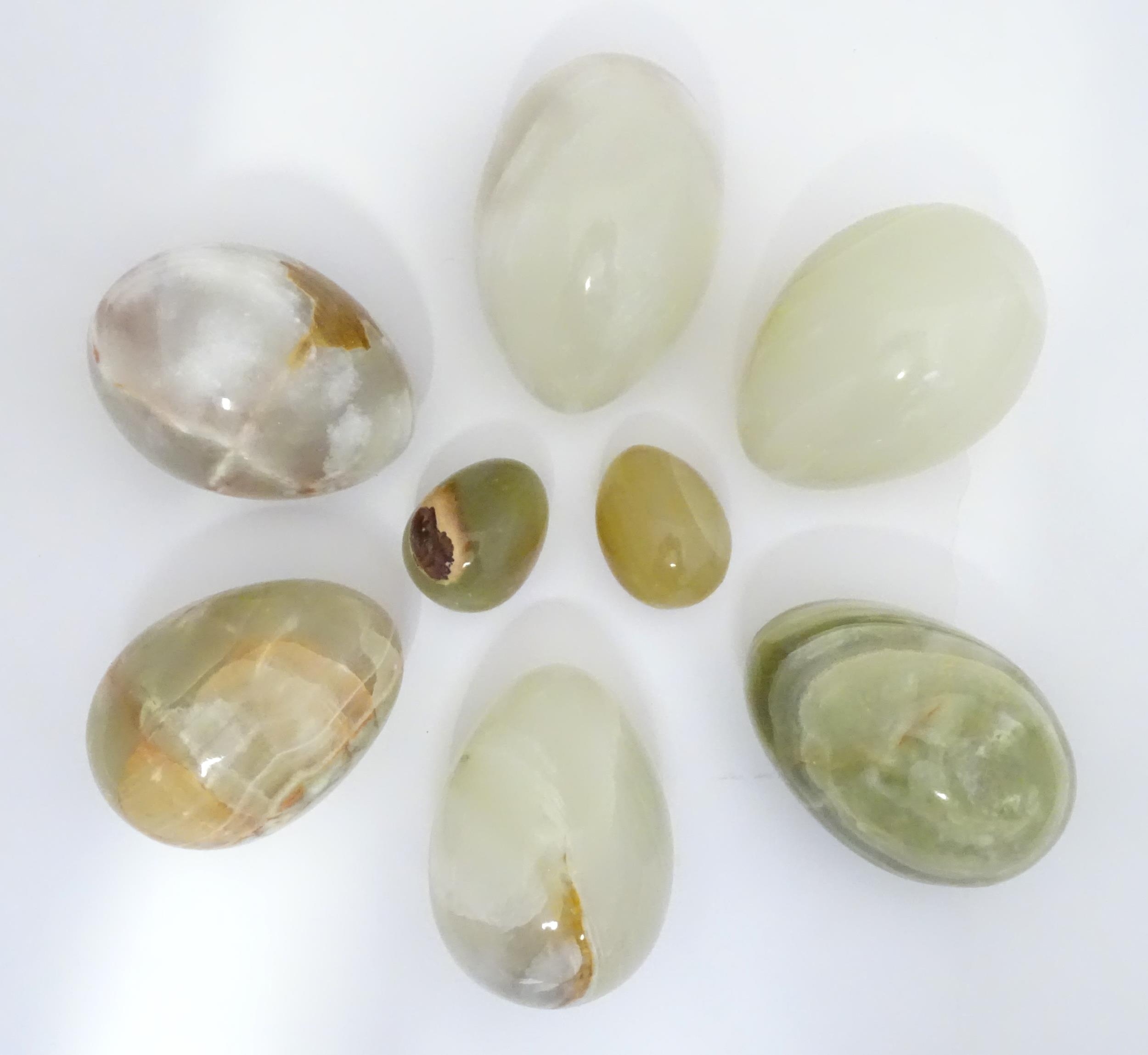 A quantity of 8 onyx/glass eggs largest approx. 3" long Please Note - we do not make reference to - Image 5 of 9