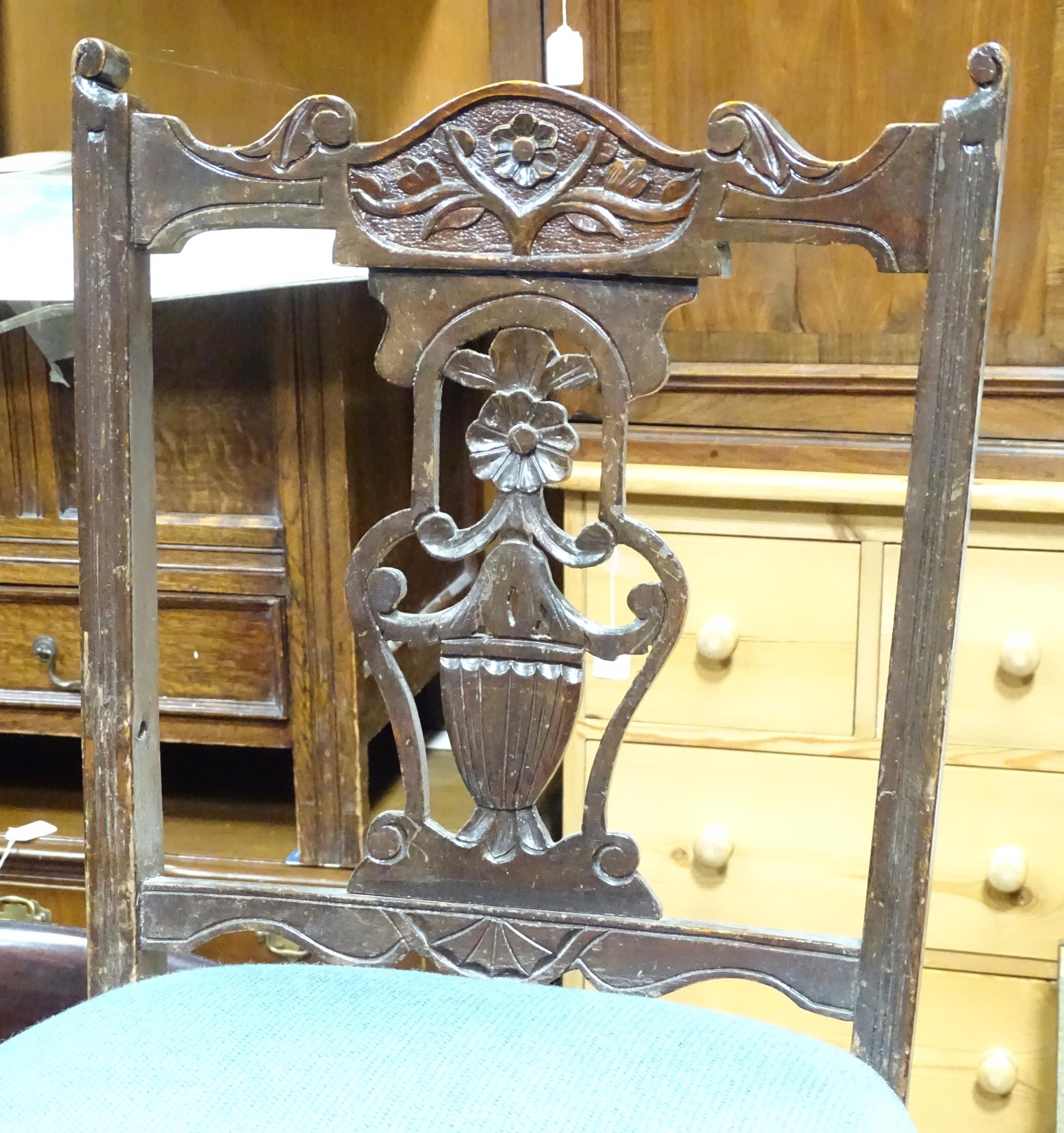 A pair of 19thC low chairs with carved splats. Approx. 31" high (2) Please Note - we do not make - Bild 5 aus 7