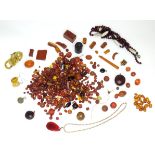 A quantity of assorted vintage beads to include cherry & butterscotch coloured amber style