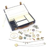 A quantity of assorted 19thC and later jewellery to include brooches, bracelets, earrings etc.