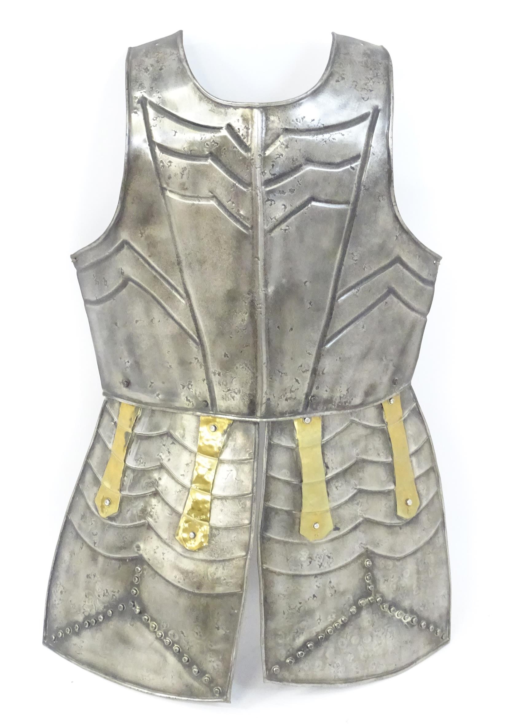 Militaria: 20thC medieval style display armour, comprising breastplate and tasset, constructed - Image 3 of 8