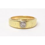 A gentleman's 14ct gold ring set with central diamond. Ring size approx. U Please Note - we do not