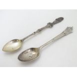 A silver Albany pattern tea spoon hallmarked Sheffield 1896 maker Henry Hobson & Son. Together