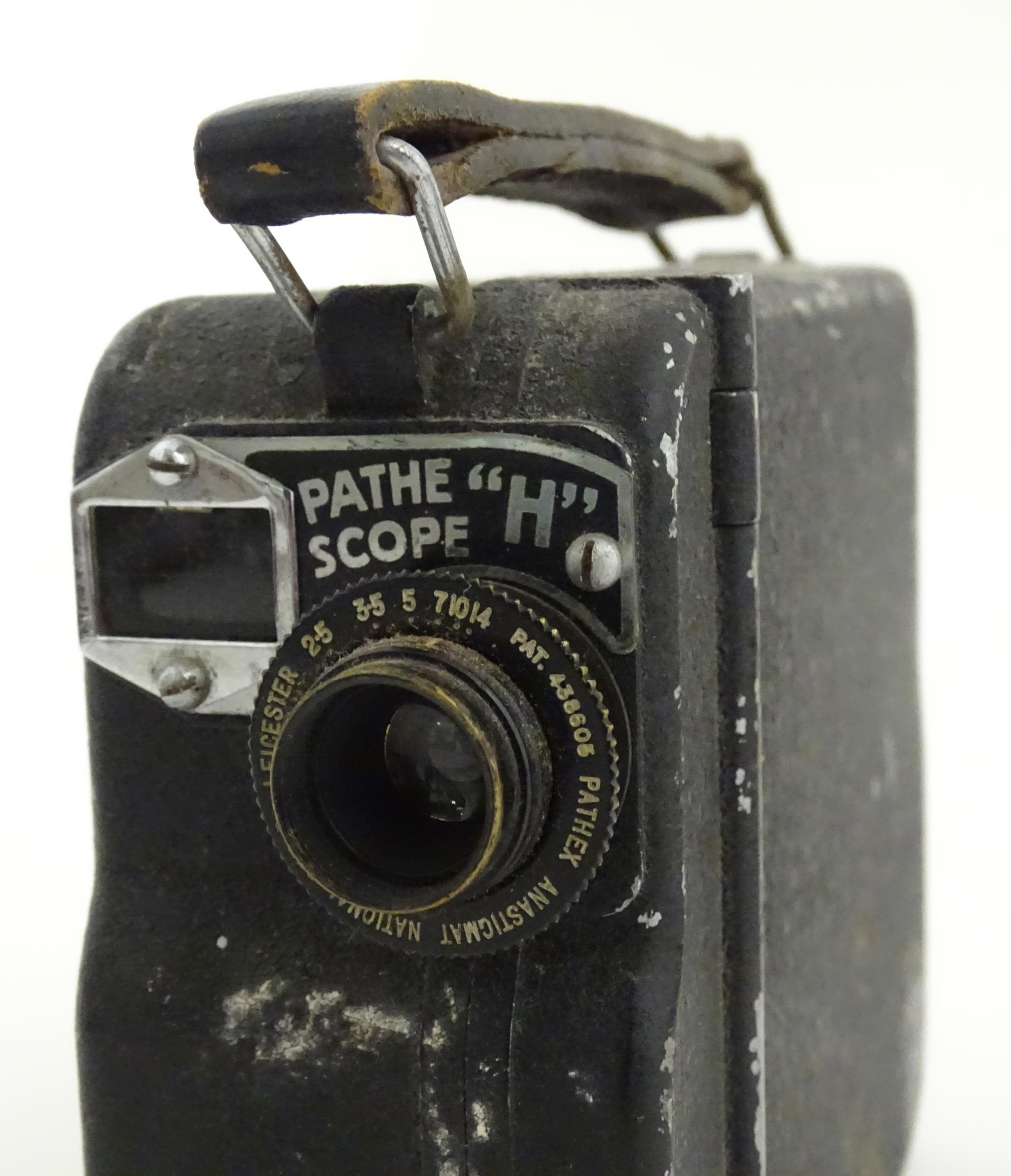 A quantity of 20thC cased cameras to include a Zeiss Ikon Nettar 517/16 camera, a Corfield - Image 9 of 24