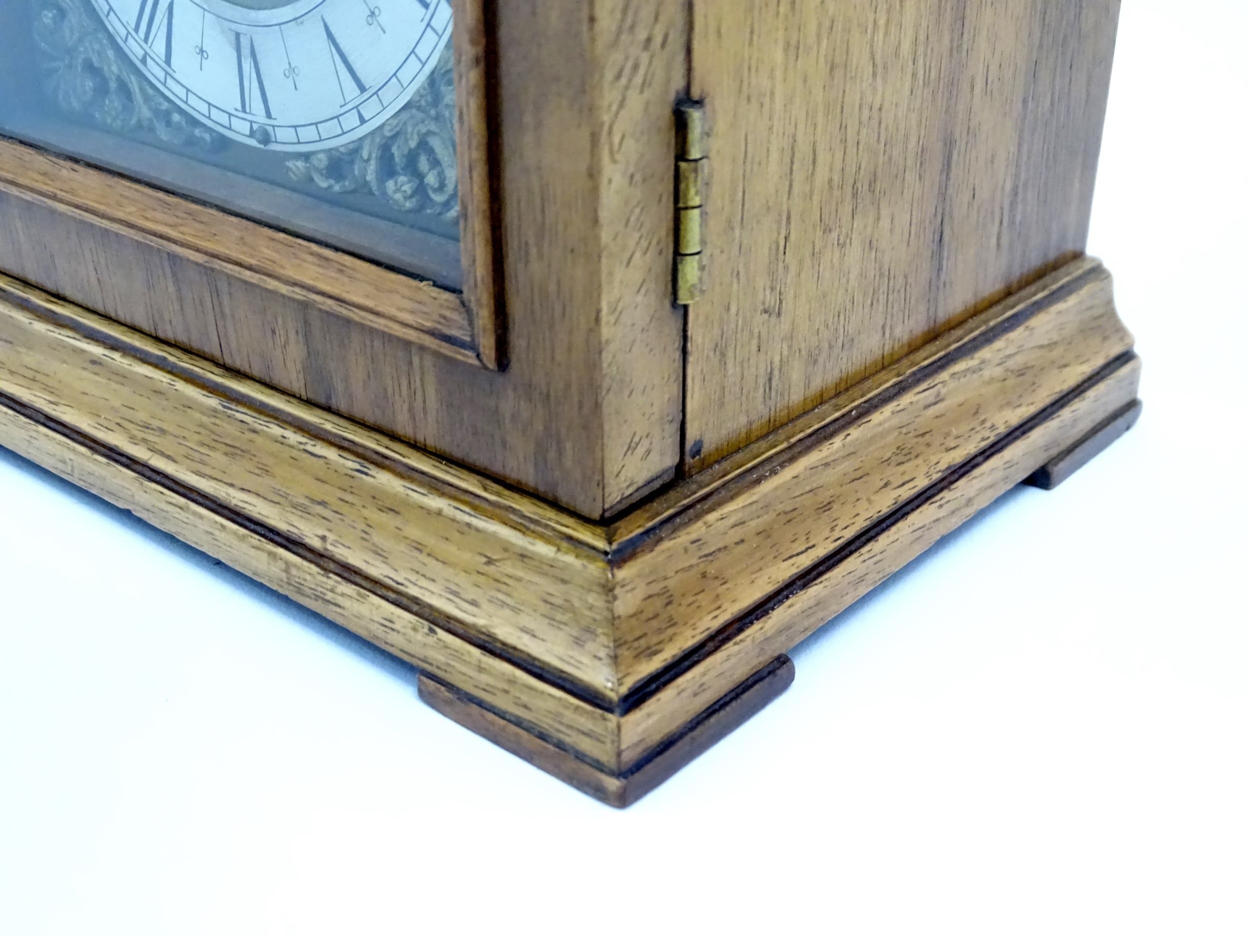 A 20thC walnut cased mantle clock with brass dial and silvered chapter ring with Roman numerals. - Image 6 of 9